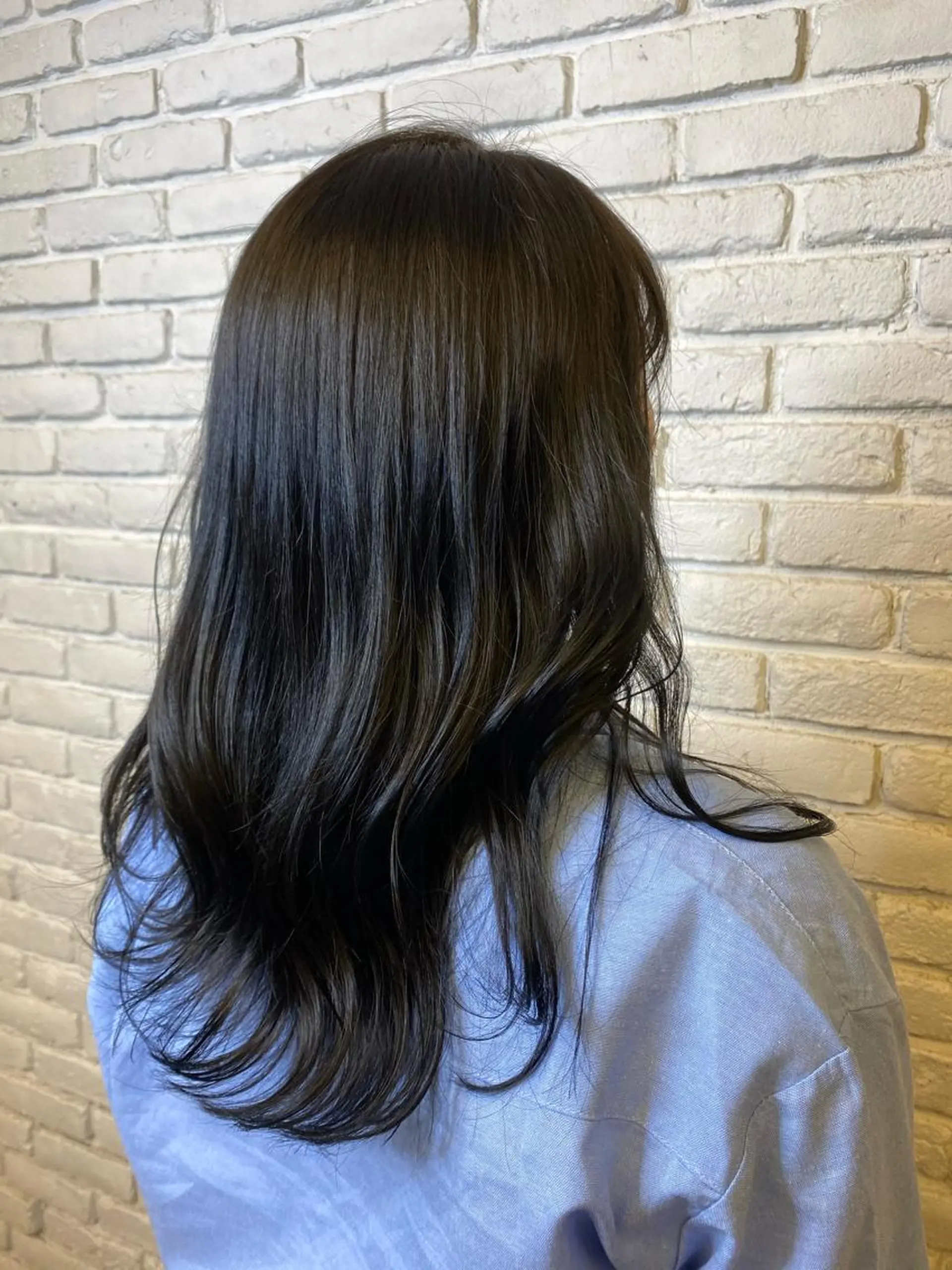 ロング カラー 黒髪 ブルーカラー ブルーブラック 透明感カラー トリートメント ✨️今だけ無料✨️ 鶴田みなみのヘアスタイル