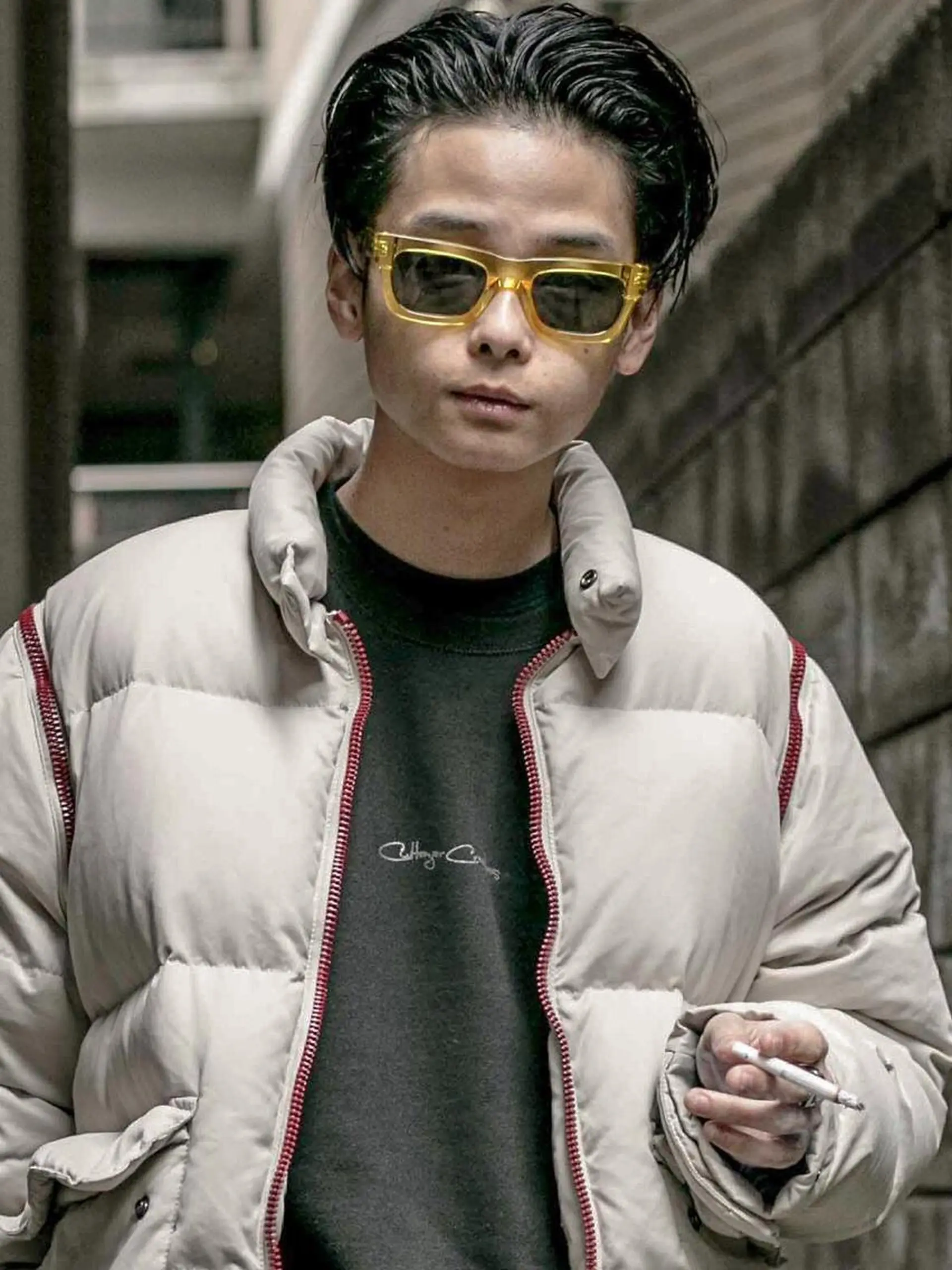 ショート カラー パーマ メンズ メンズバレイヤージュ メンズブリーチ センターパート フェードカット メンズハイライト スパイラルパーマ 🌐hina⭐️のヘアスタイル