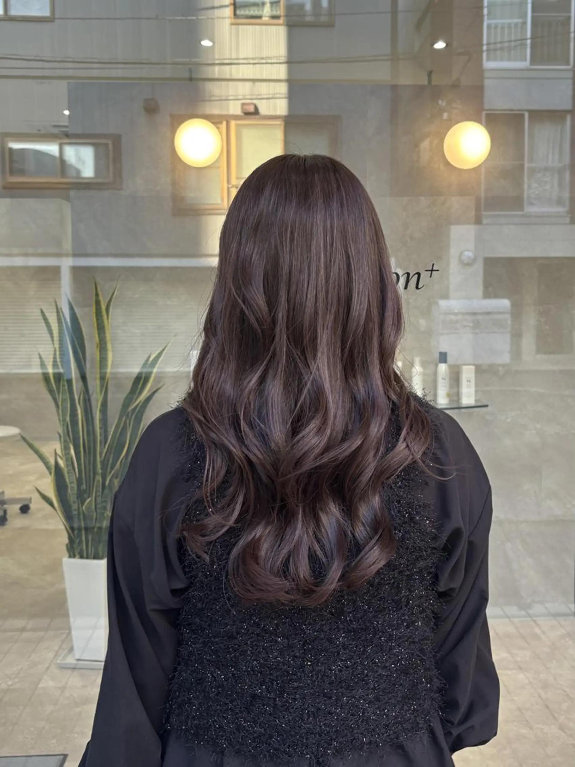ロング カラー ブリーチ 透明感カラー ハイライトカラー ラベンダーカラー ハイライト ヘアカラー トリートメント 韓国ヘアケアブリーチ 莉奈のヘアスタイル