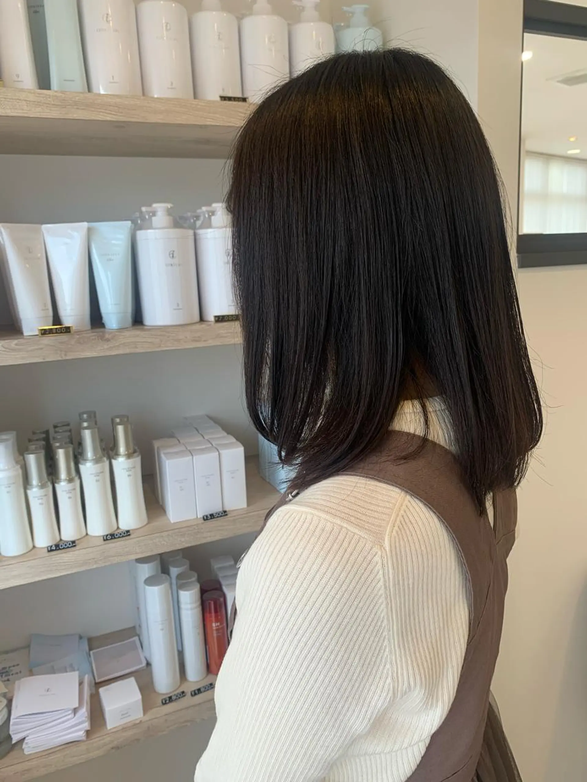 ミディアム パーマ 髪質改善 トリートメント カット 縮毛矯正 トリートメント cher. 新井瑞希のヘアスタイル