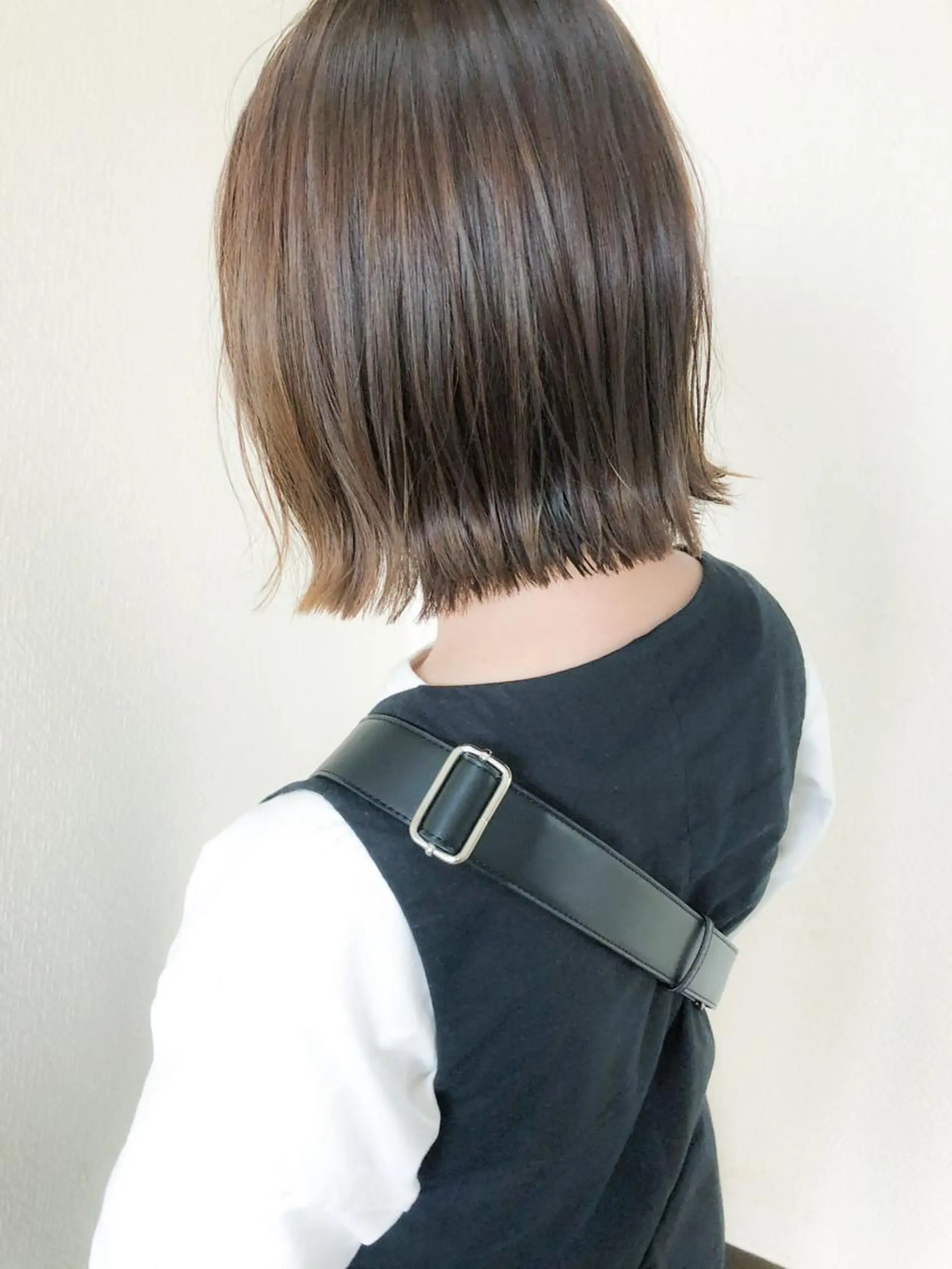 ミディアム カラー 切りっぱなしボブ アッシュ ベージュカラー ハイライトカラー ボブ 小木曽智美 /ボブ/ショートのヘアスタイル