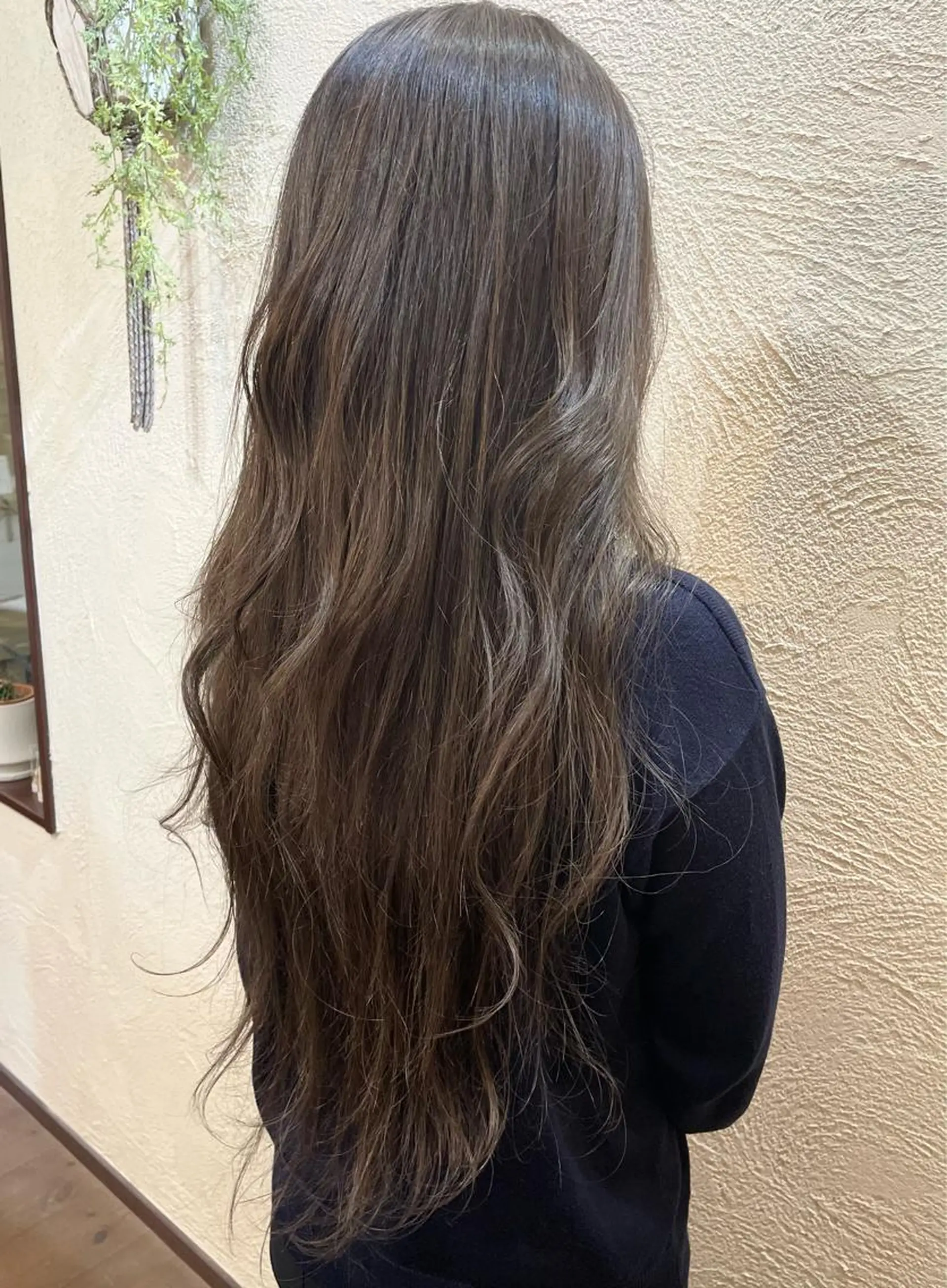 ロング カラー アッシュ 箱守 さやかのヘアスタイル