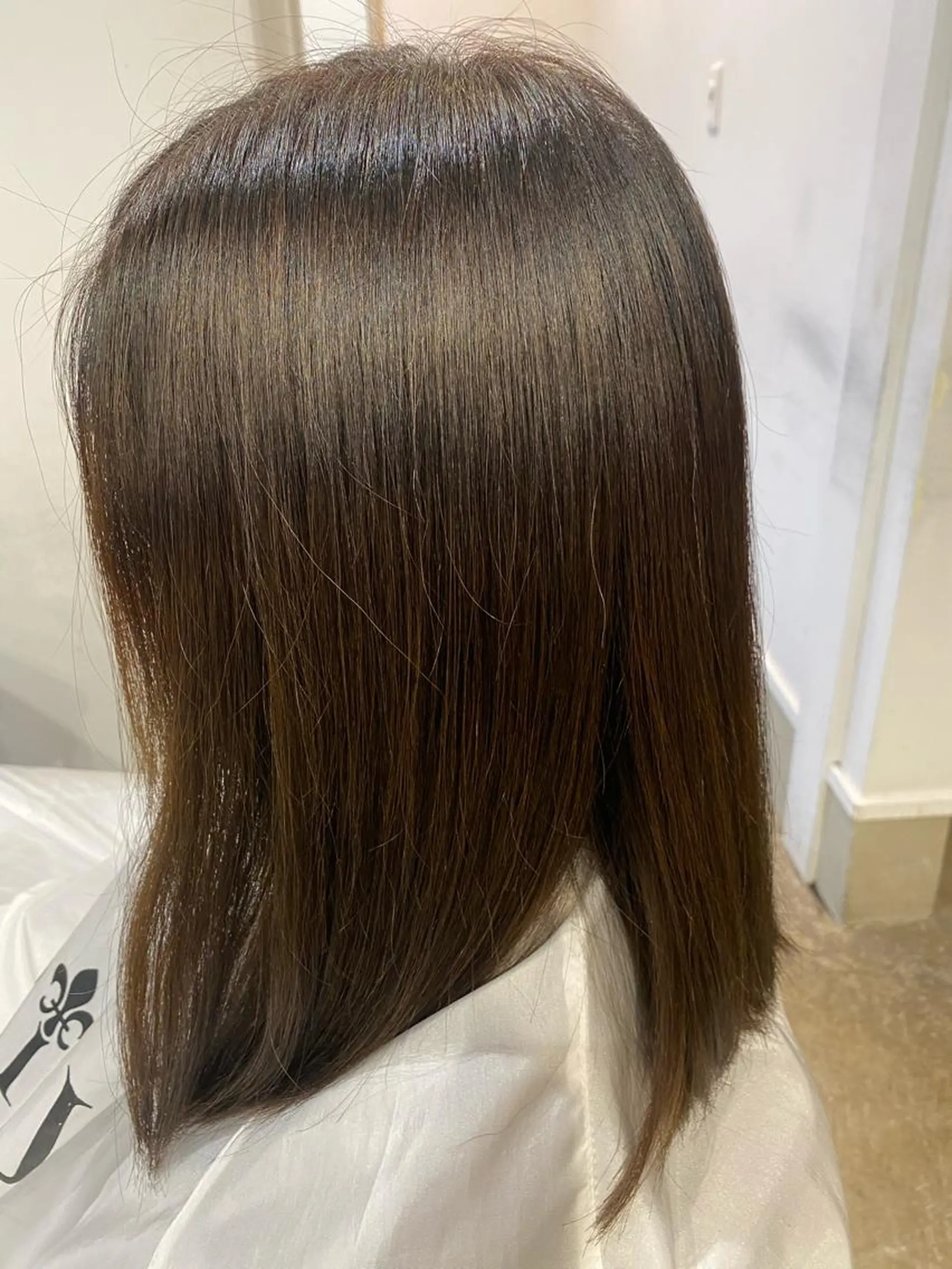 ミディアム カラー ベージュカラー グレージュ 沖田 舞衣のヘアスタイル