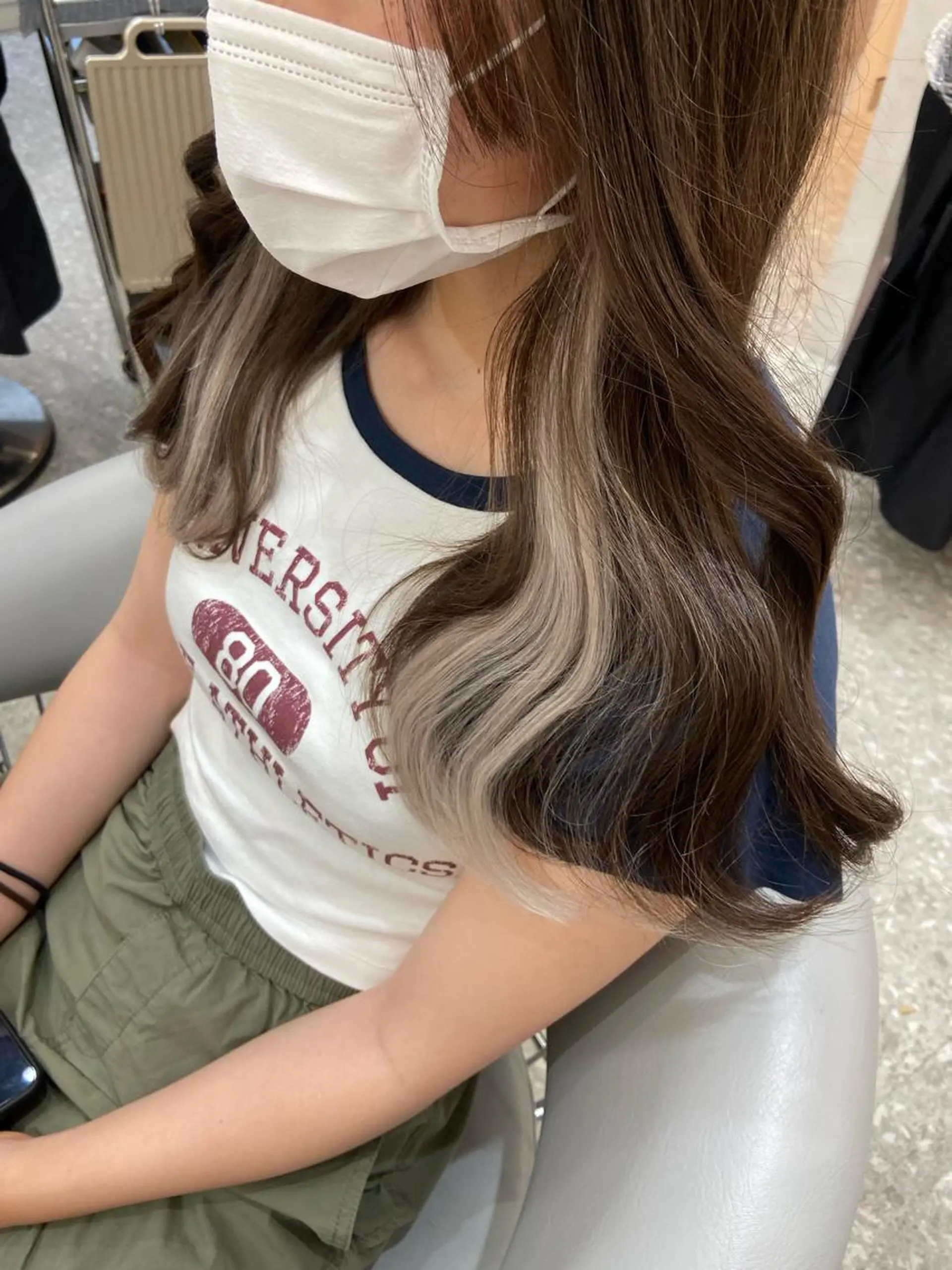 ロング カラー シールエクステ ブリーチ インナーカラー ブリーチなしカラー エクステ エクステ 新宿/韓国ヘア 中明度カラー/かやのヘアスタイル