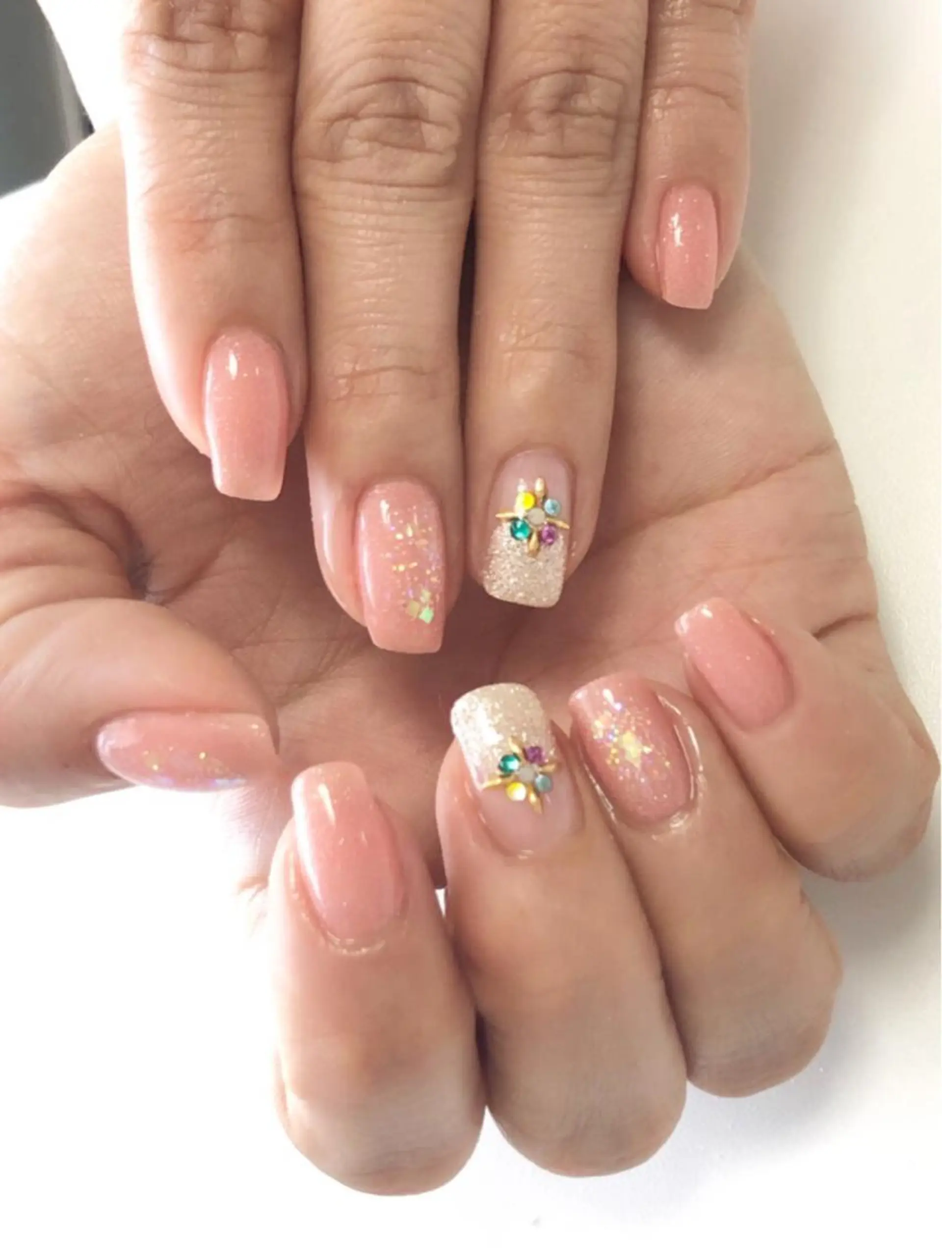 ネイル アートネイル 長さ出し フットネイル グリーン ニュアンスネイル Lily Roseスタッフ一同のマツエク・マツパデザイン