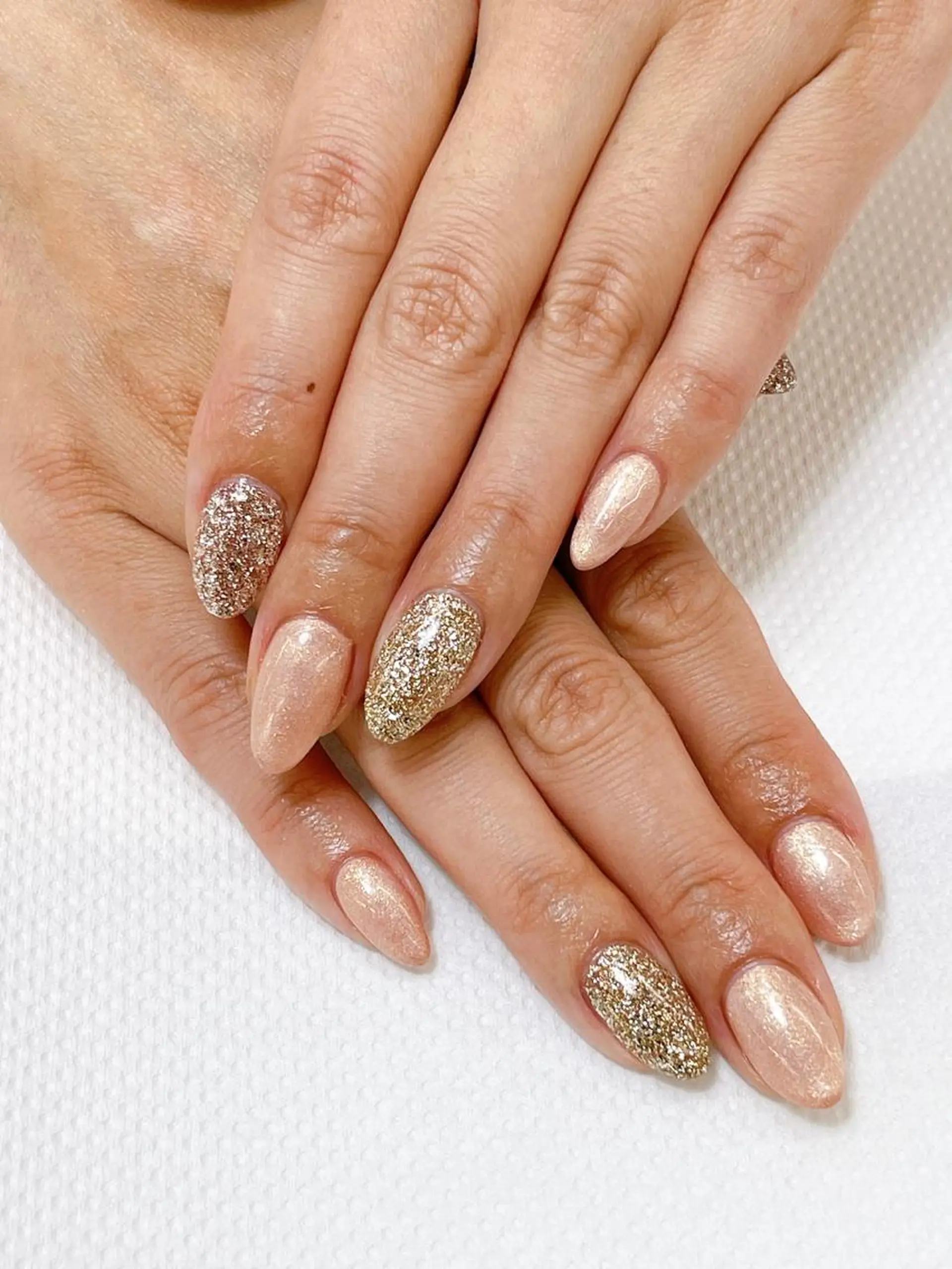 ネイル ラメ(グリッター) ピンク ピンクベージュ 前田 優佳のネイルデザイン