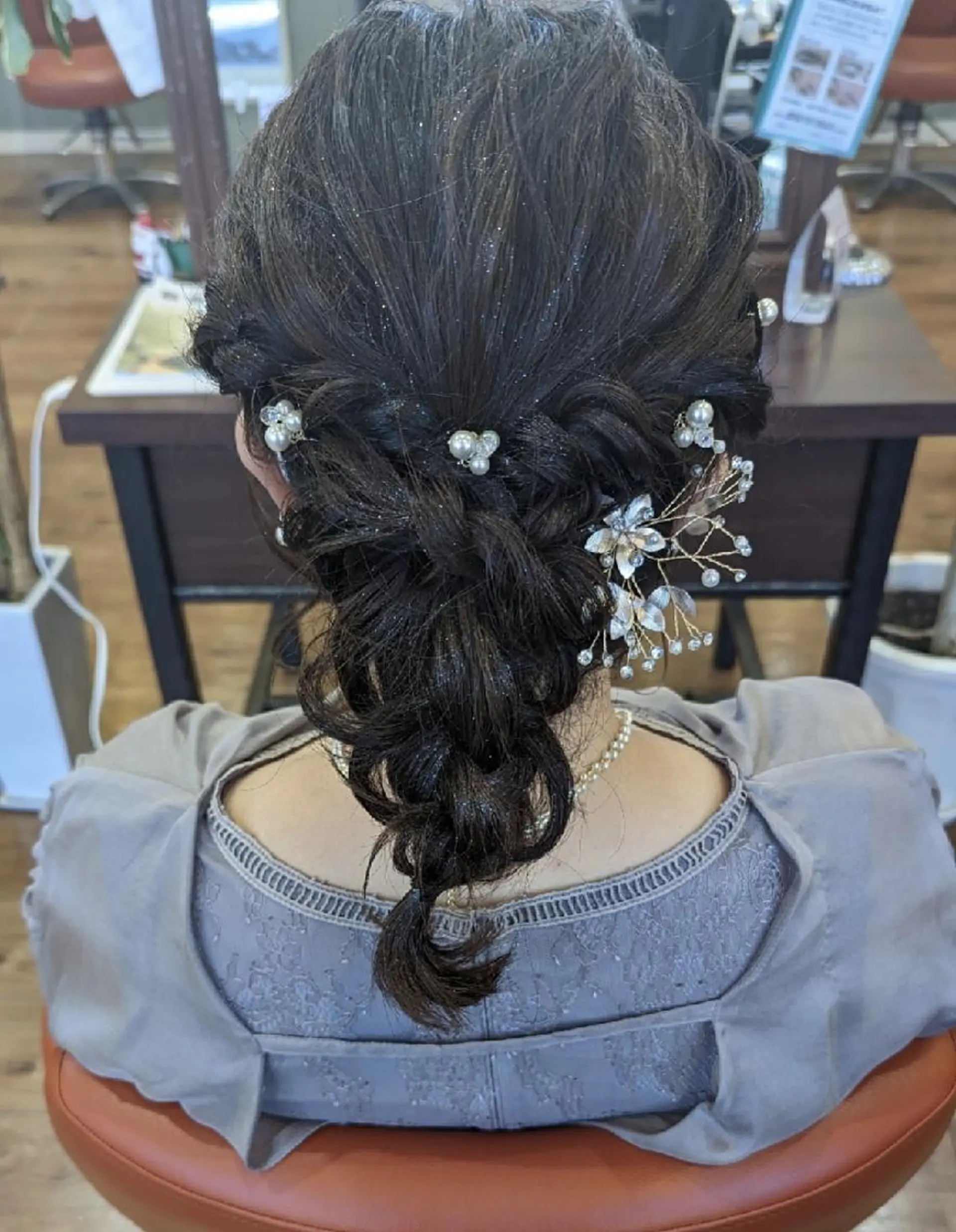 ヘアアレンジ セミロング 結婚式・ブライダル R hair🧡 伊藤美和🤎のヘアスタイル