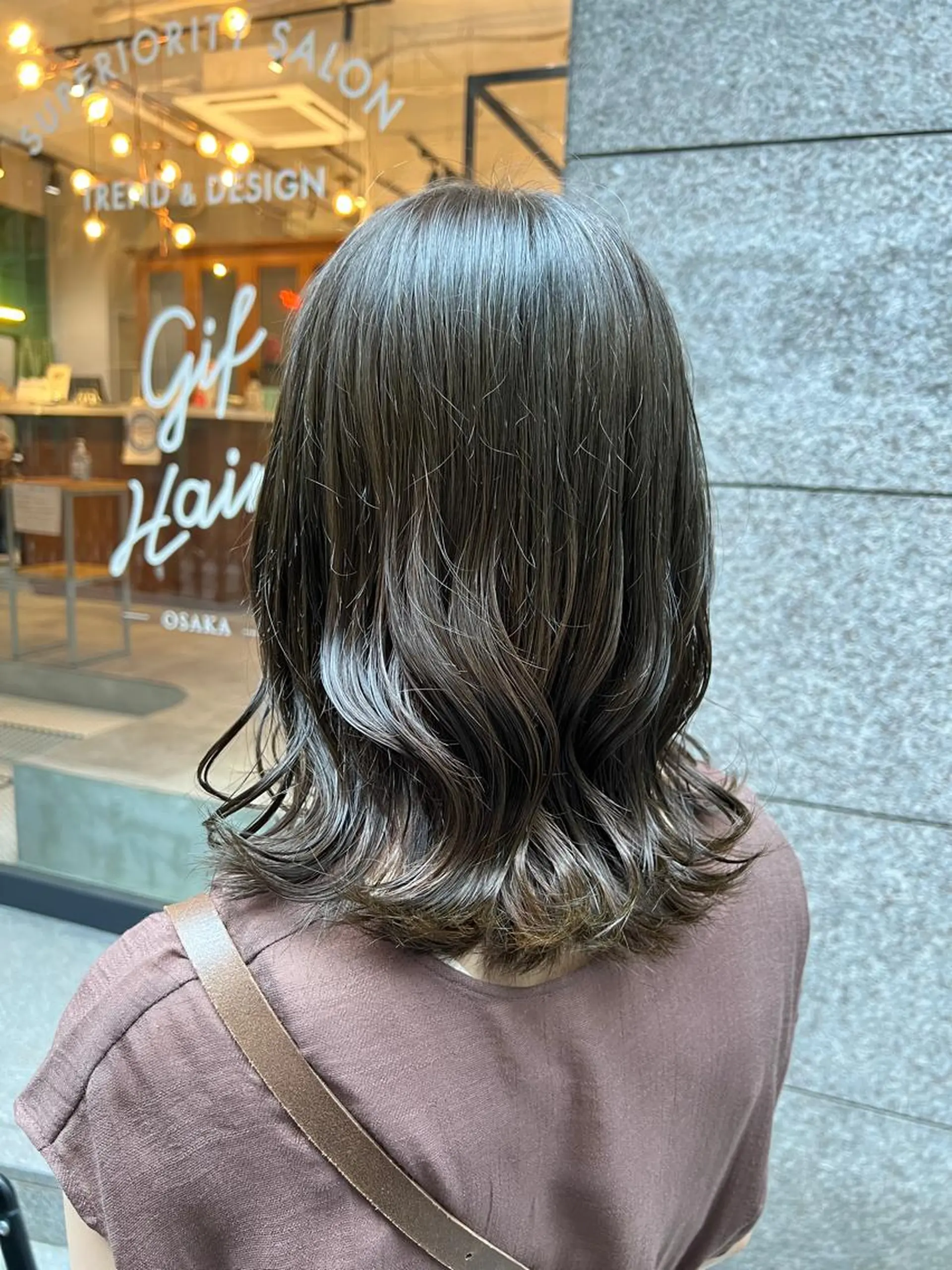 ミディアム カラー ベージュカラー オリーブベージュ ヘアカラー トリートメント THINK SHOP sakiのヘアスタイル