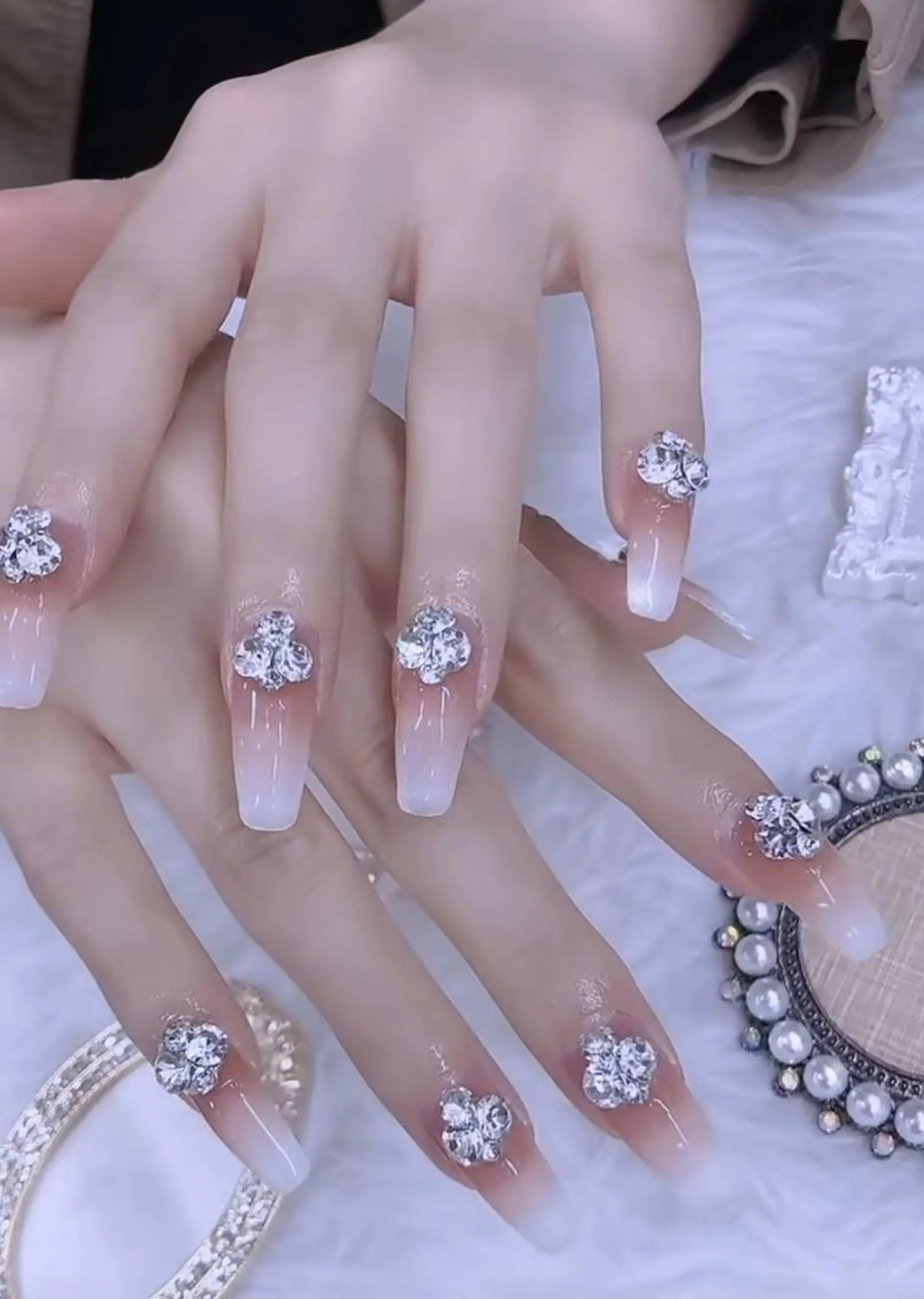 ネイル AB マツエクネイルサロンのネイルデザイン