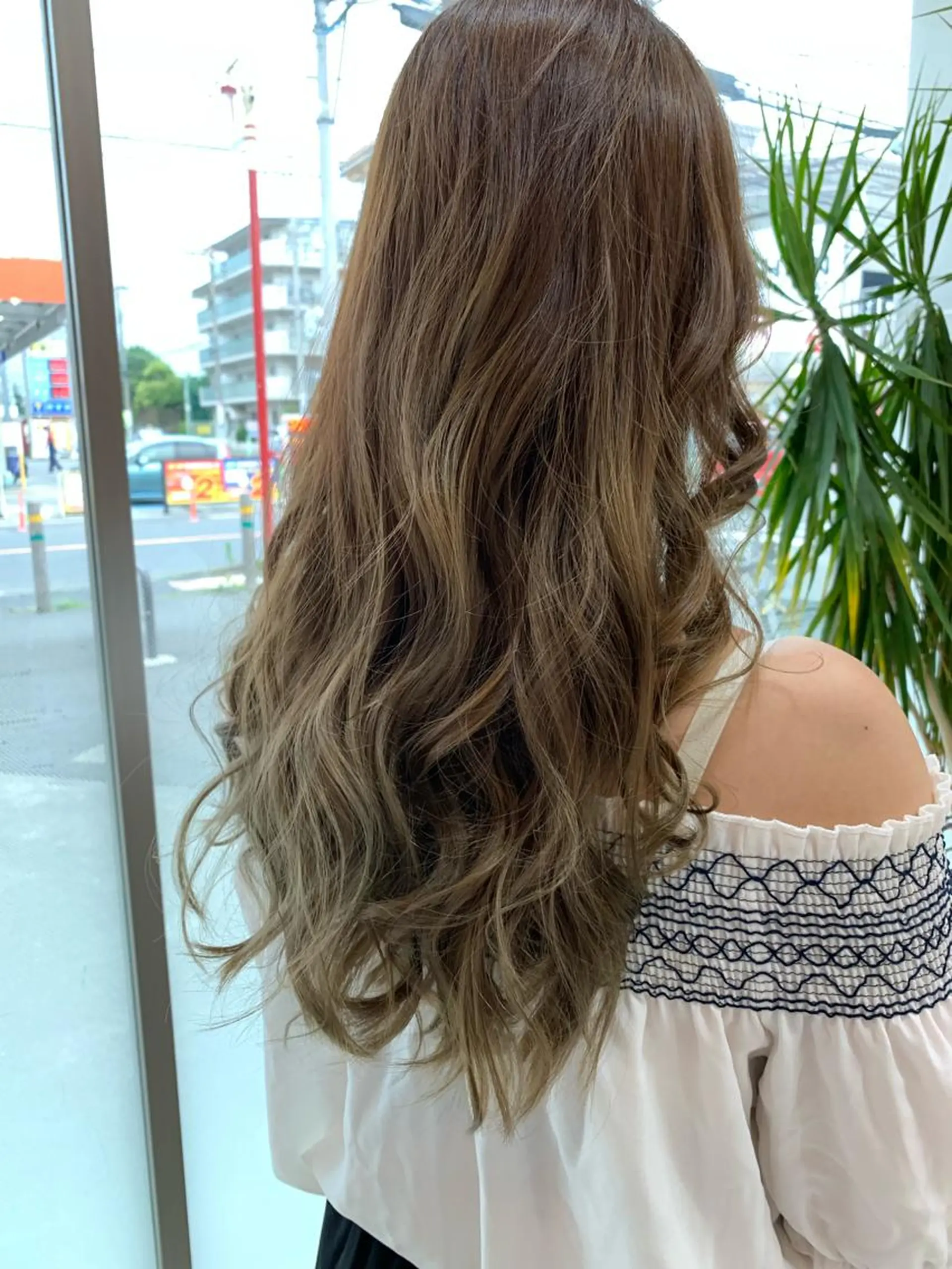 セミロング カラー 白髪ぼかしハイライト 柳川拓哉のヘアスタイル