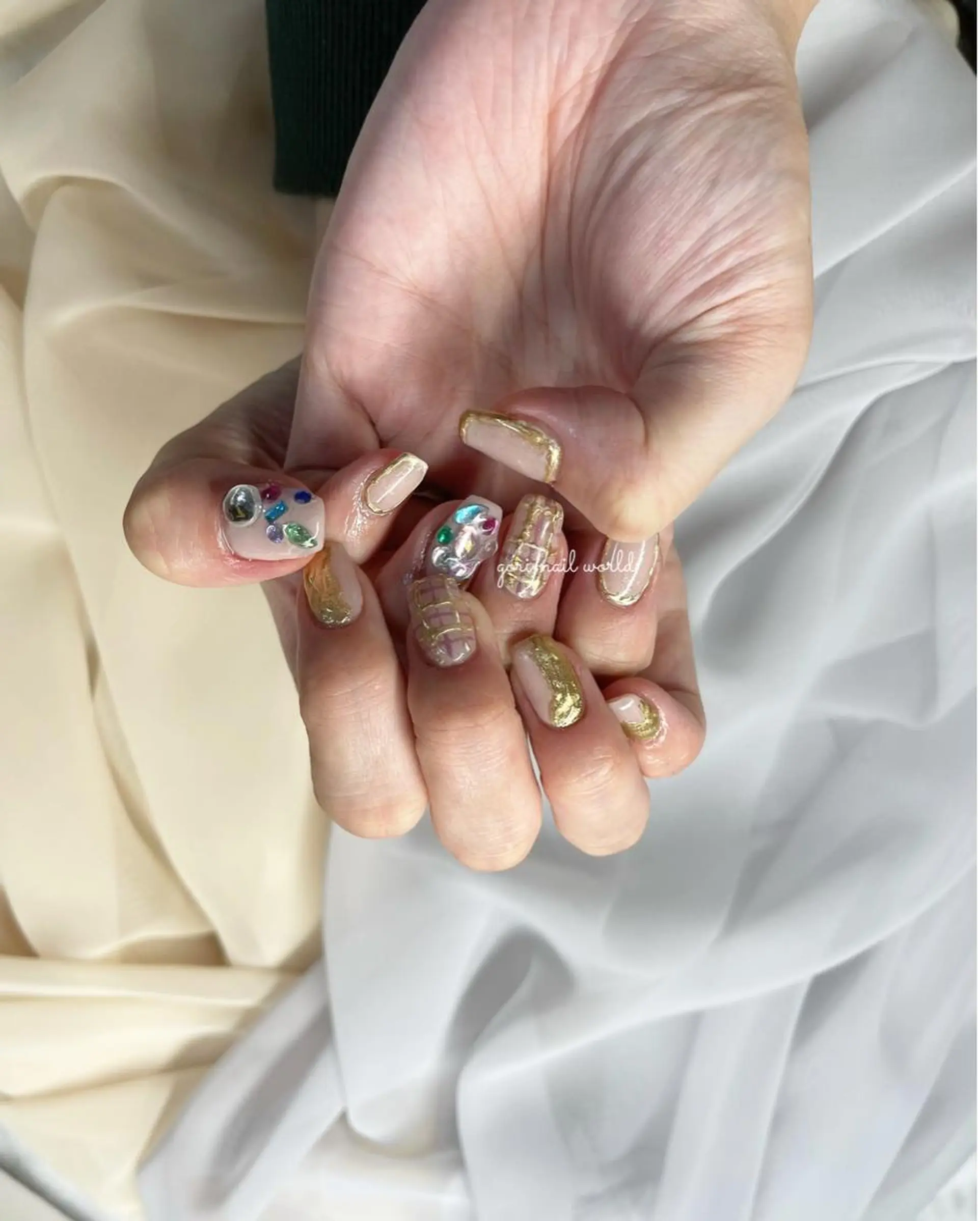 ネイル ジェルネイル ミラーネイル ニュアンスネイル ピンク パープル 𝐠𝐨𝐫𝐢 𝐧𝐚𝐢𝐥のネイルデザイン