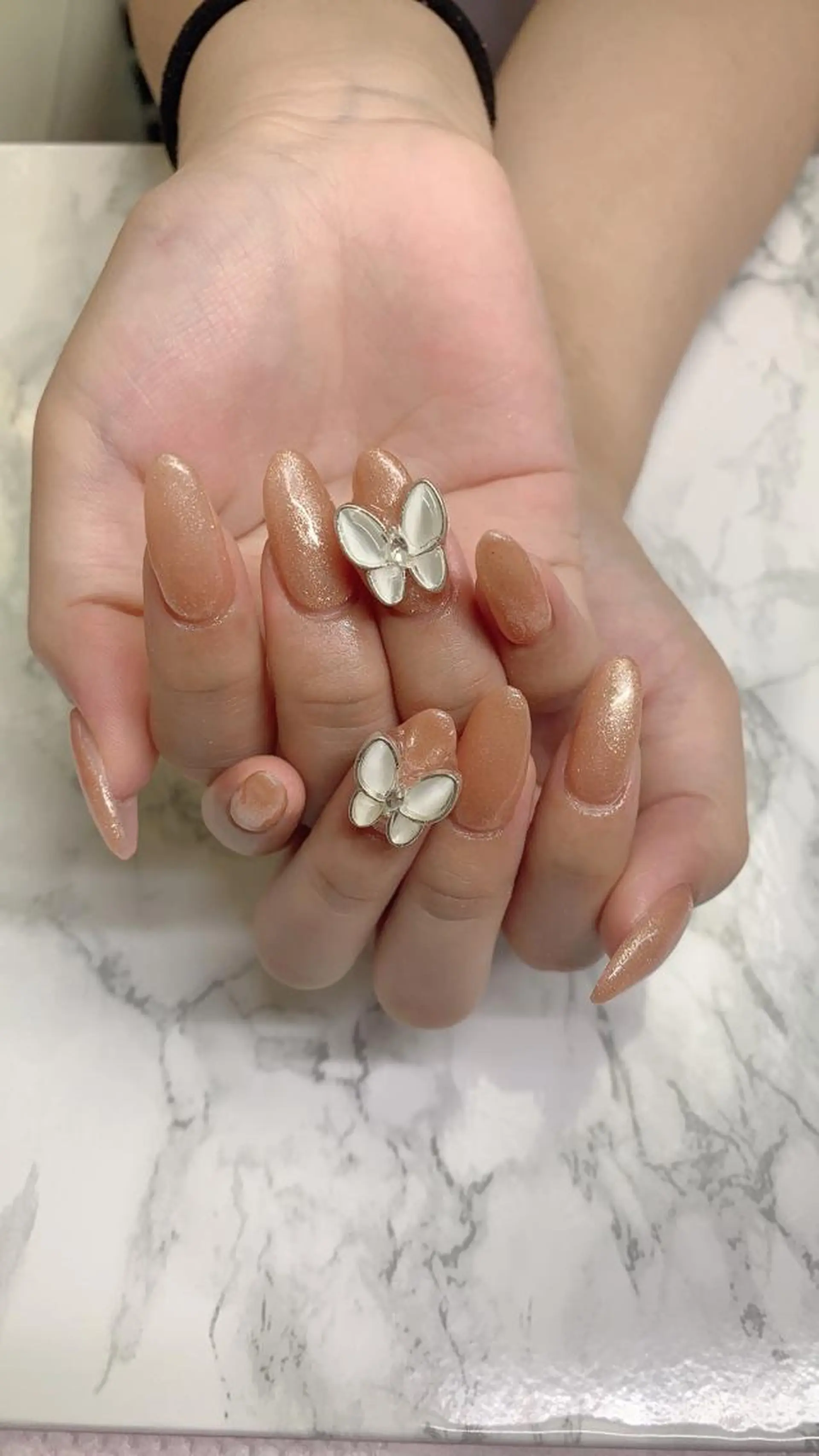 ネイル はな💎ネイル ワンホン、長さ出しのネイルデザイン