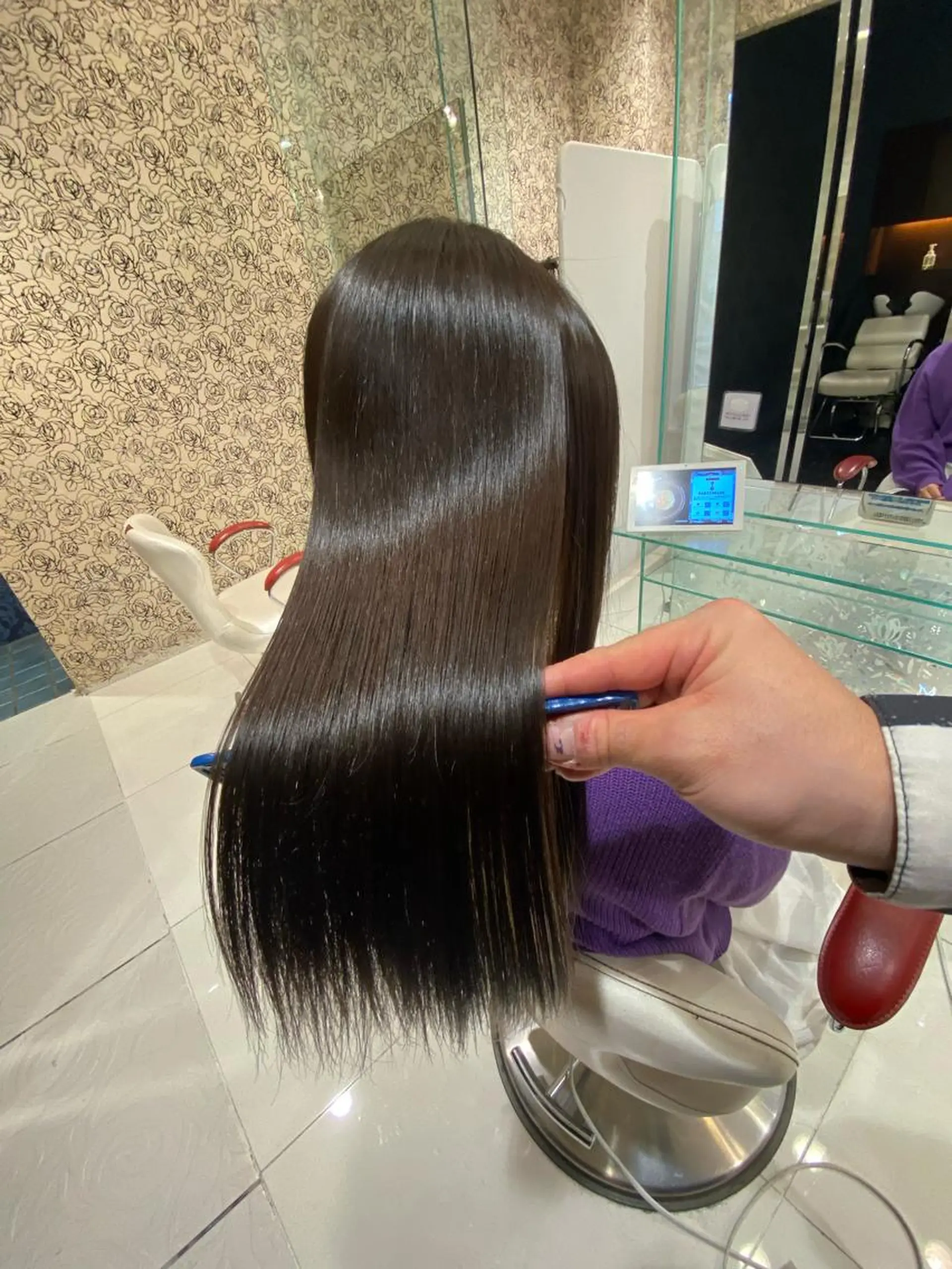 セミロング ムトウセイマ/ 縮毛矯正/ブリーチのヘアスタイル