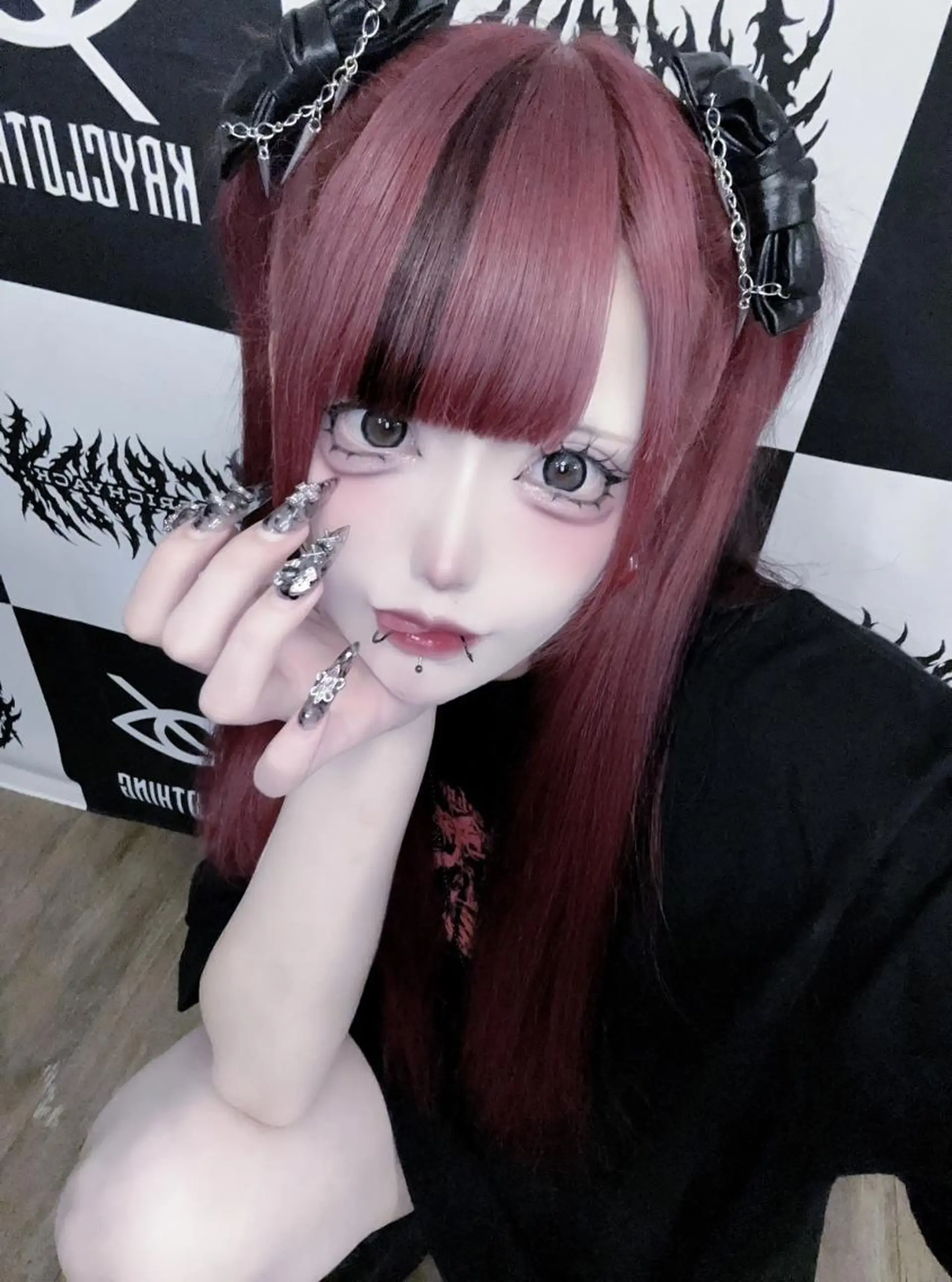 ロング カラー シールエクステ ブリーチ ハイトーンカラー エクステ レイヤーカット ホワイト&レイヤーカ ットエクステ長畠俊輔のヘアスタイル