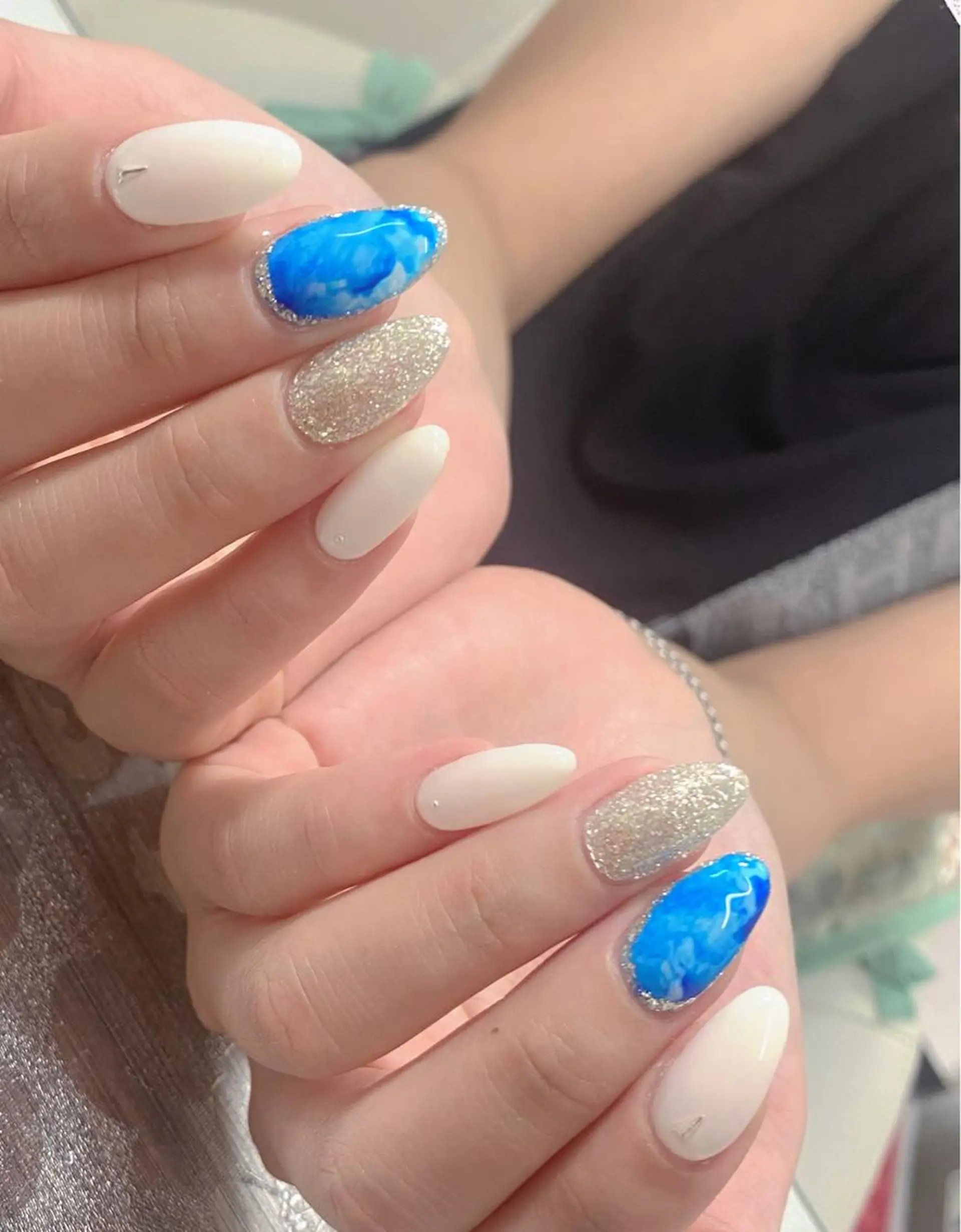 ネイル ハンドネイル I-nailロング /ワンホン/キラキラのネイルデザイン