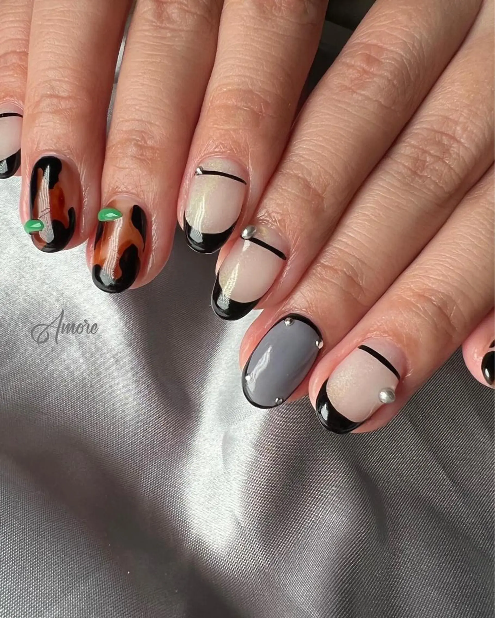 ネイル ジェルネイル ミラーネイル オフィスネイル パラジェル You kyehwaのネイルデザイン