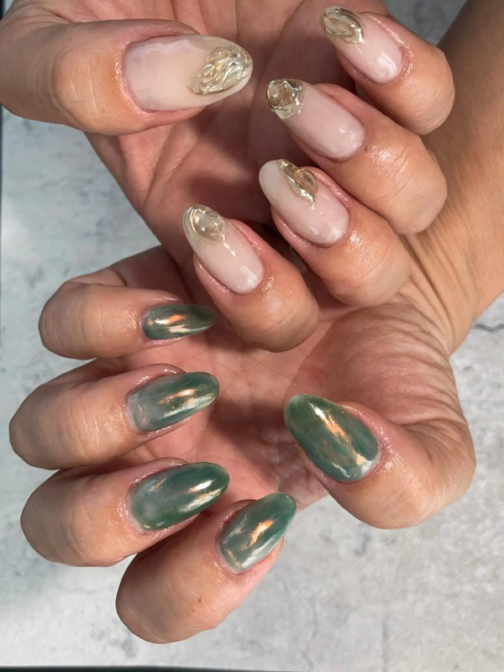 ネイル ミラーネイル ニュアンスネイル はるひな ねいるのネイルデザイン