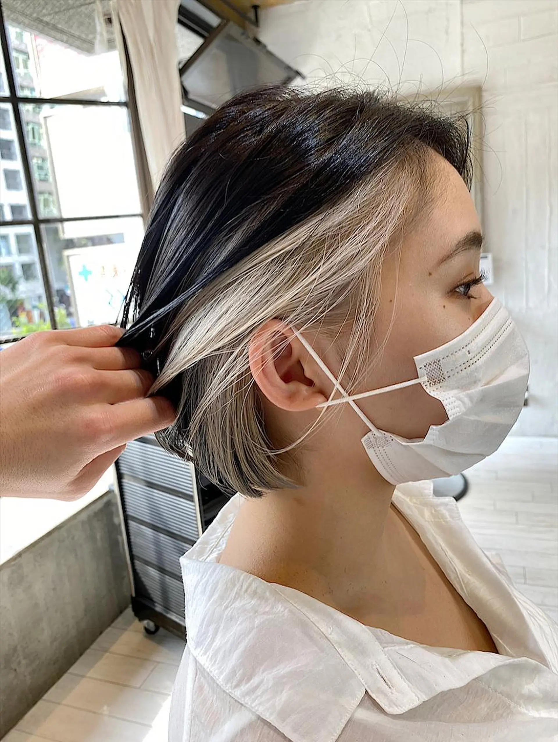 セミロング カラー ブリーチ koheiのヘアスタイル