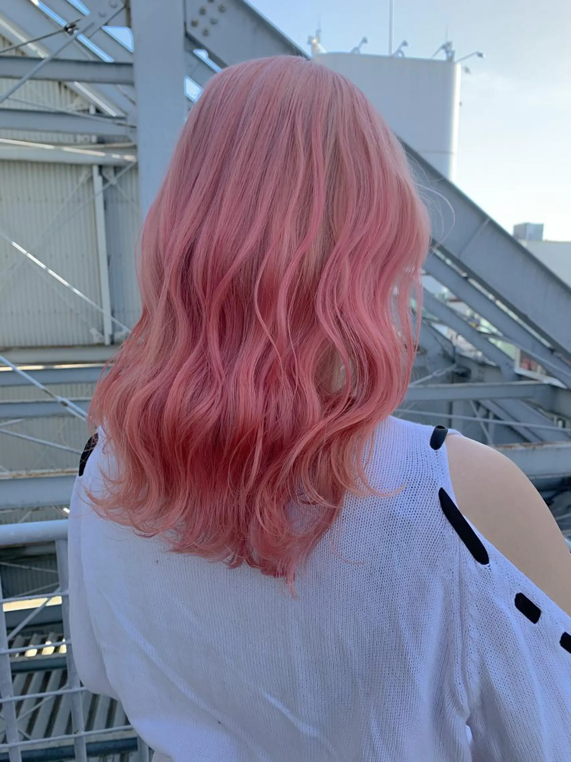 セミロング カラー ブリーチ ケアブリーチ ピンクカラー 🦋レイヤーカット ミドリカワ🦋のヘアスタイル