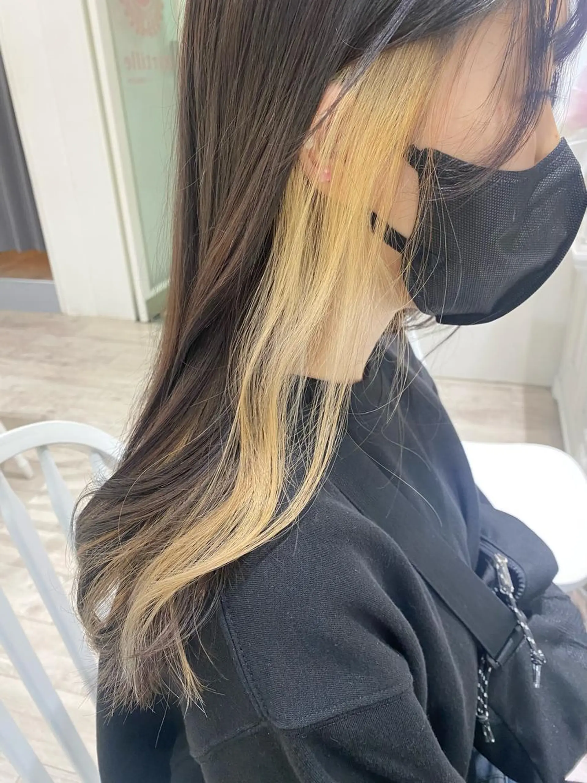 ロング カラー ベージュカラー ブリーチ ホワイトベージュ 暖色カラー✨️ 門内 梨真のヘアスタイル