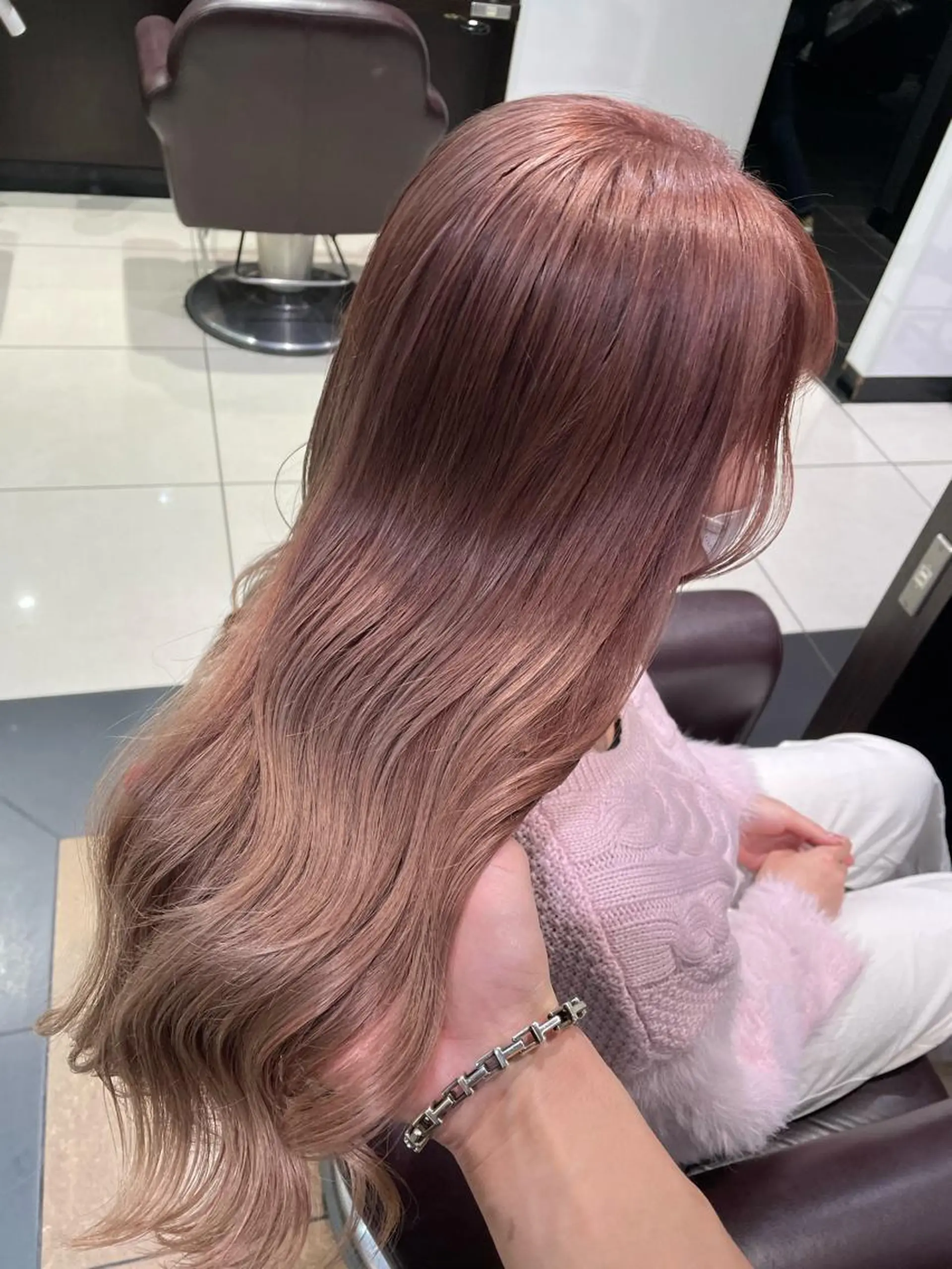 ロング カラー ベージュカラー ハイトーンカラー ピンクカラー ピンクベージュ 学生 🦋sana🦋 似合わせカット✁のヘアスタイル