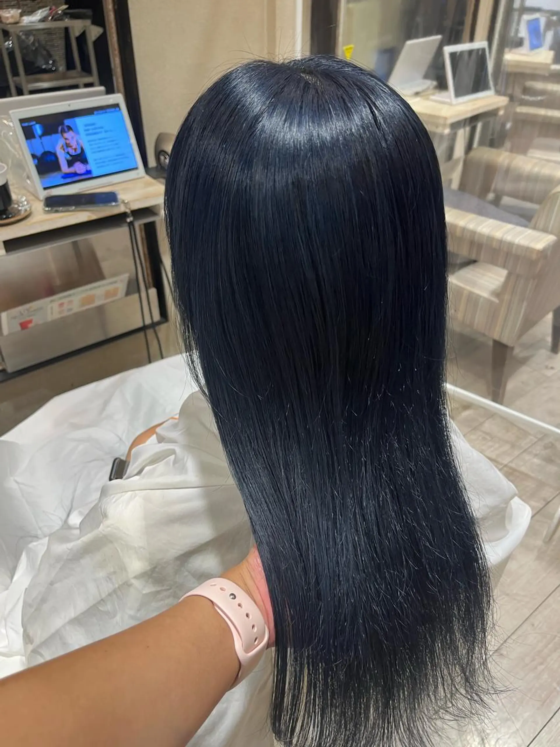 ロング カラー ブリーチ カット ヘアカラー トリートメント 友松 世奈のマツエク・マツパデザイン