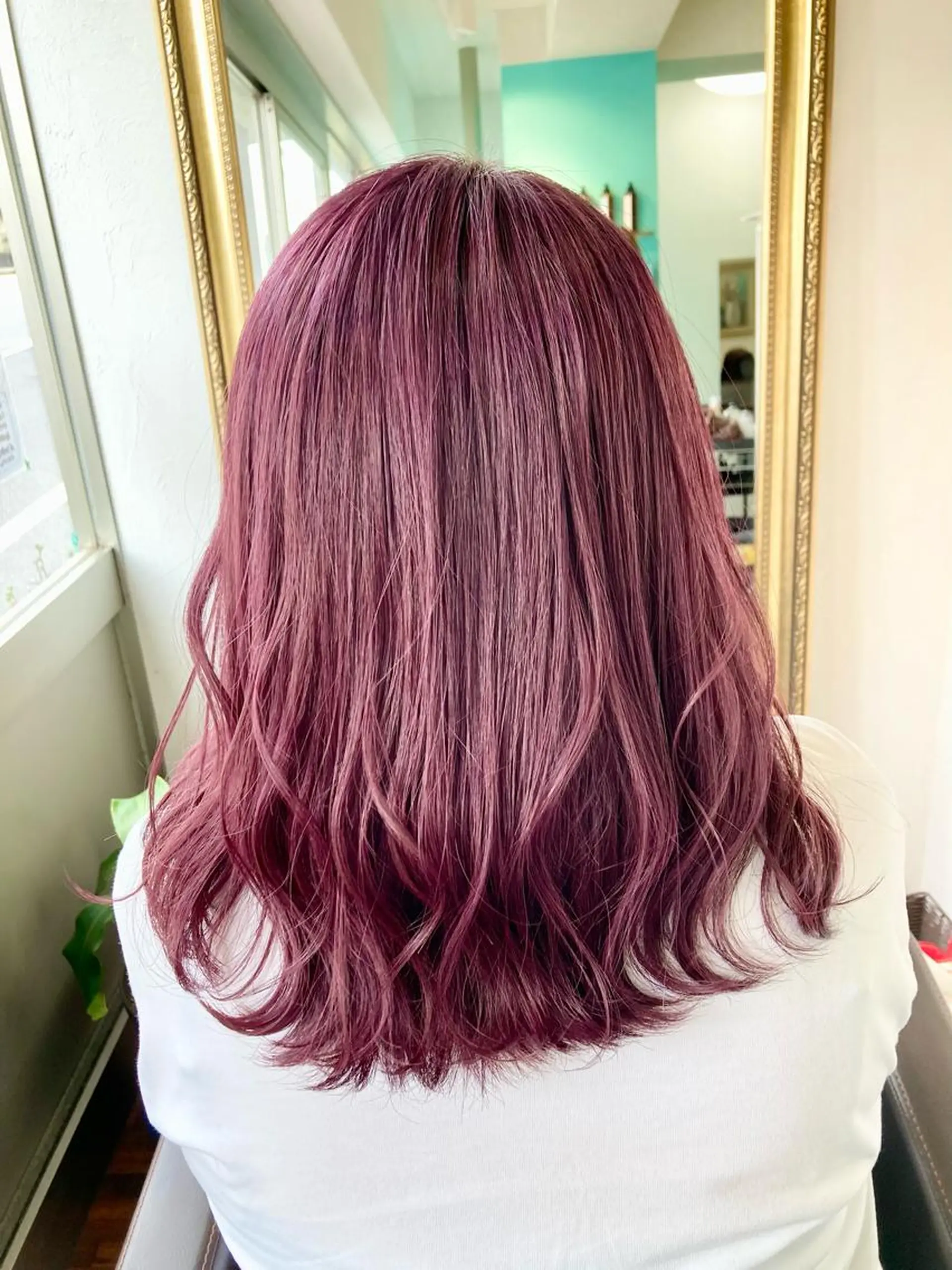 ミディアム カラー 田牧 みゆきのヘアスタイル
