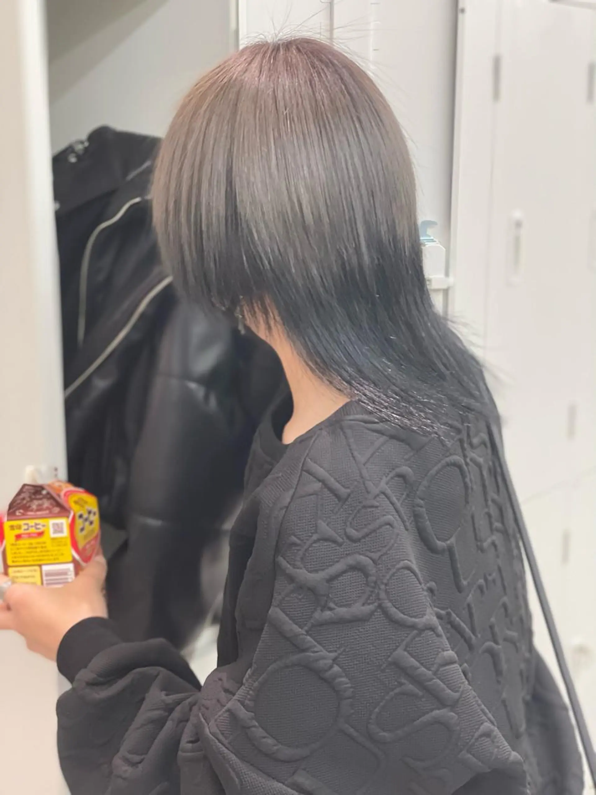 セミロング カラー ショーヤ/ブリーチ /エクステのヘアスタイル