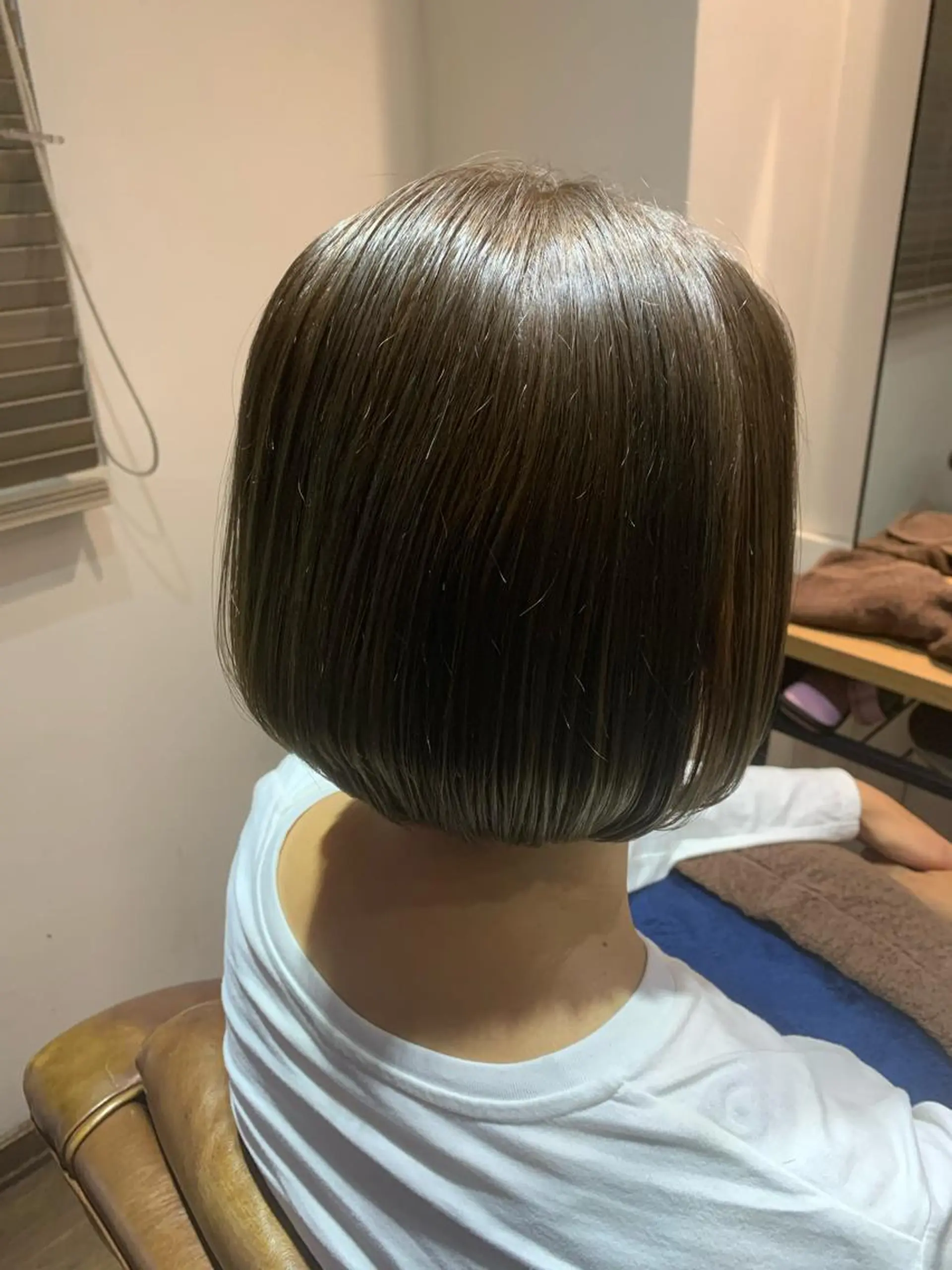 ショート ボブ カット ヘアカラー リンネ 甲東園のヘアスタイル