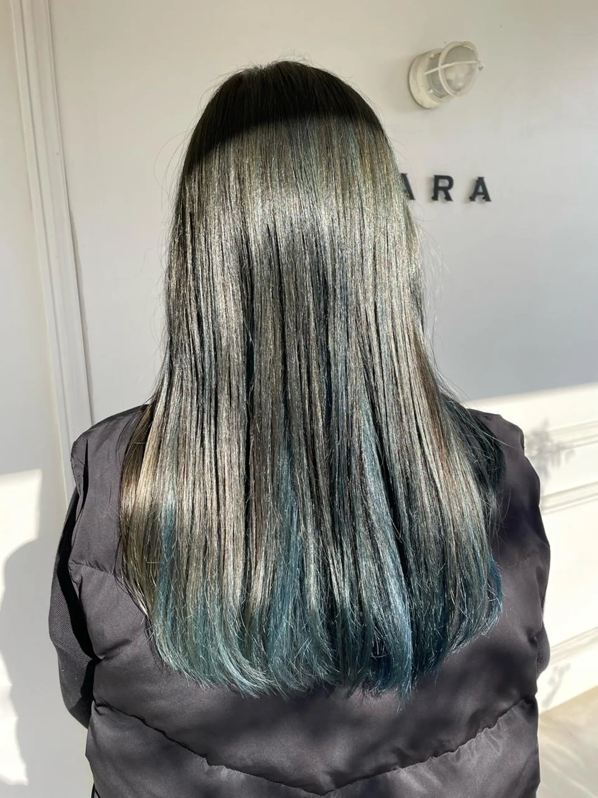 セミロング SARA古賀店 かすみ🐬🩵のヘアスタイル