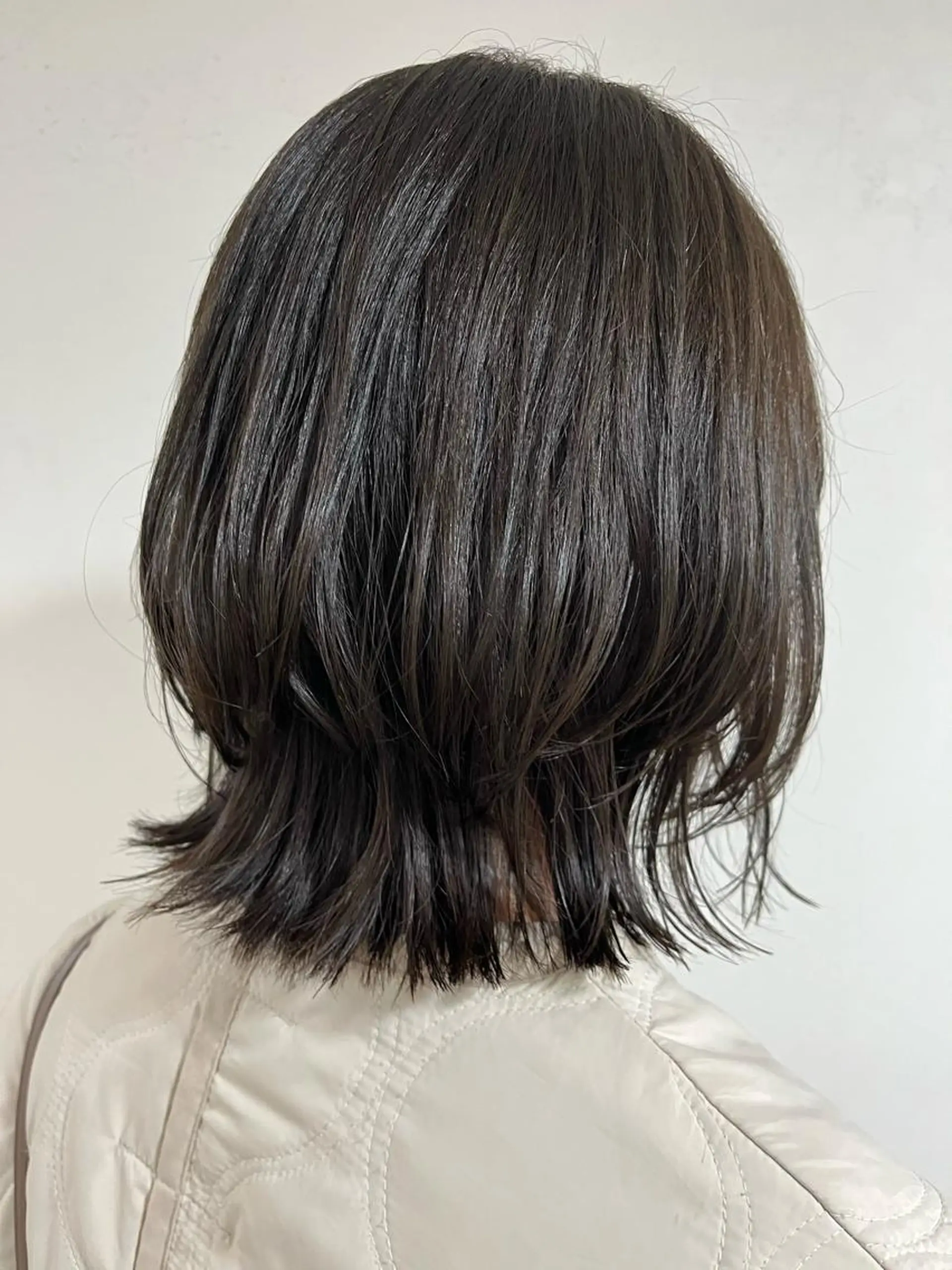 ミディアム カット ヘアカラー ハイトーンカラー🩵 耳ツボジュエリー👂のその他イメージ