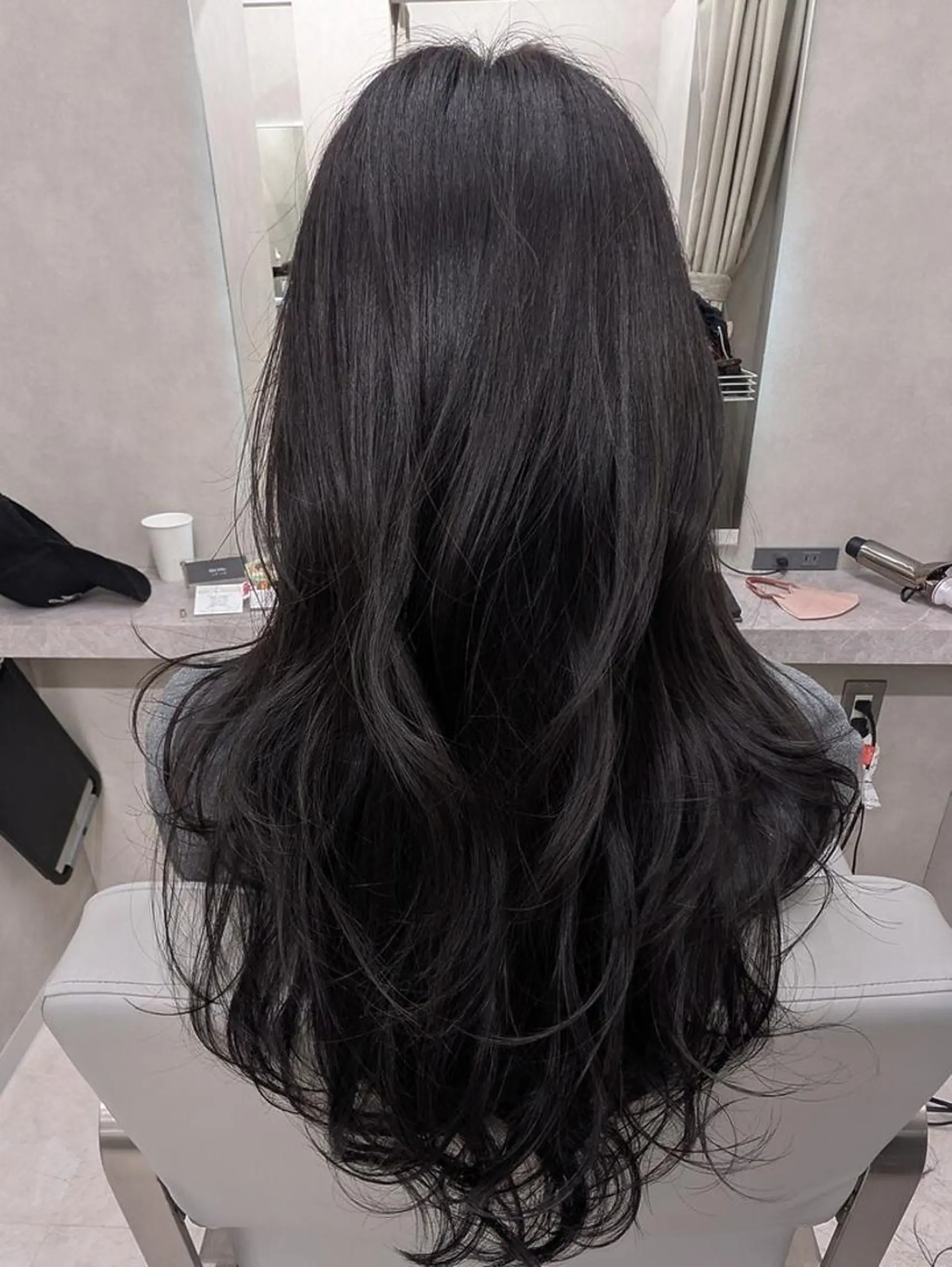 ロング カラー ショートボブ バレイヤージュ 黒髪 ブリーチ ブルーカラー カット ヘアカラー トリートメント ROW 札幌のヘアスタイル