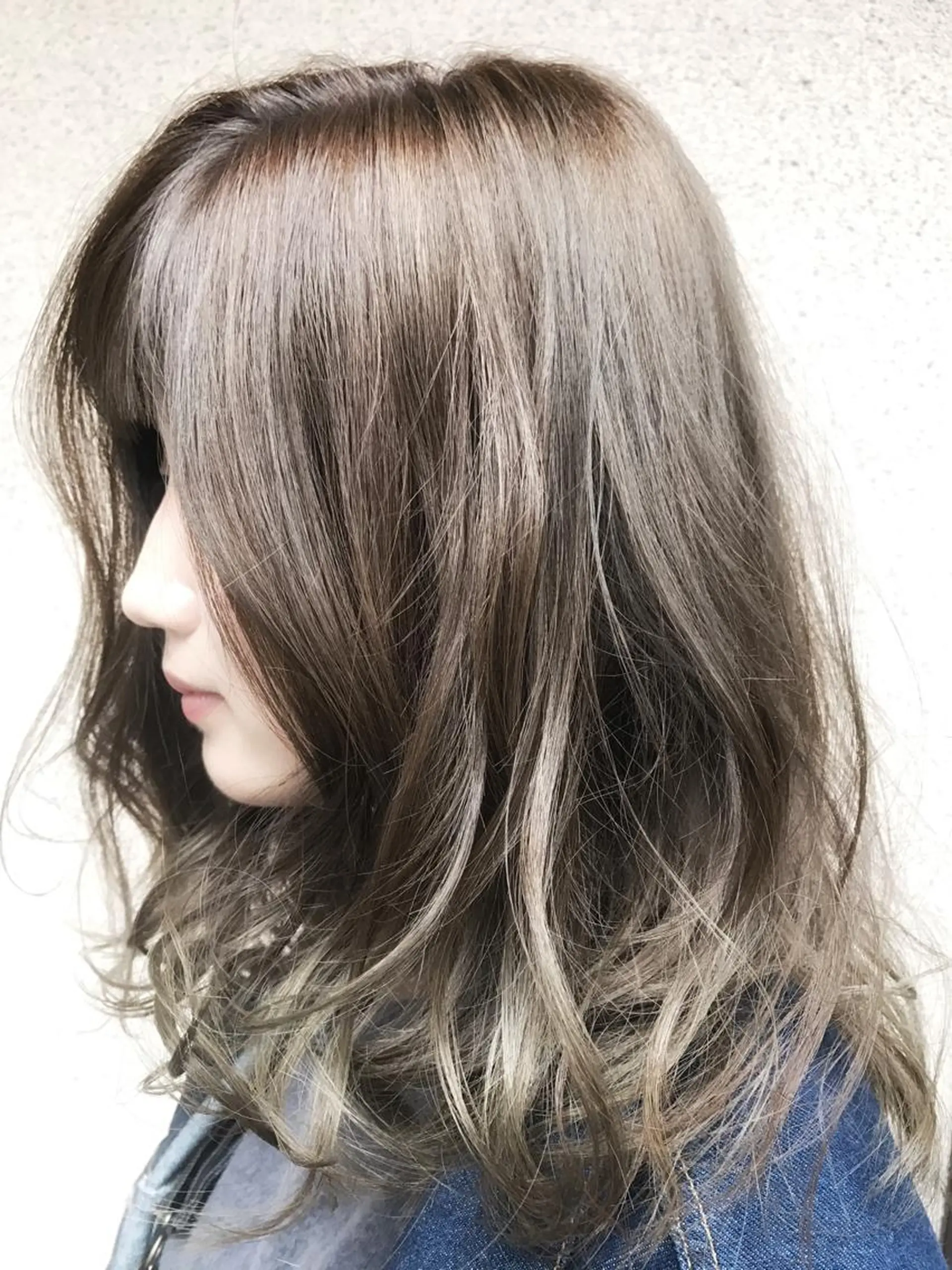 セミロング カラー vato バトのヘアスタイル