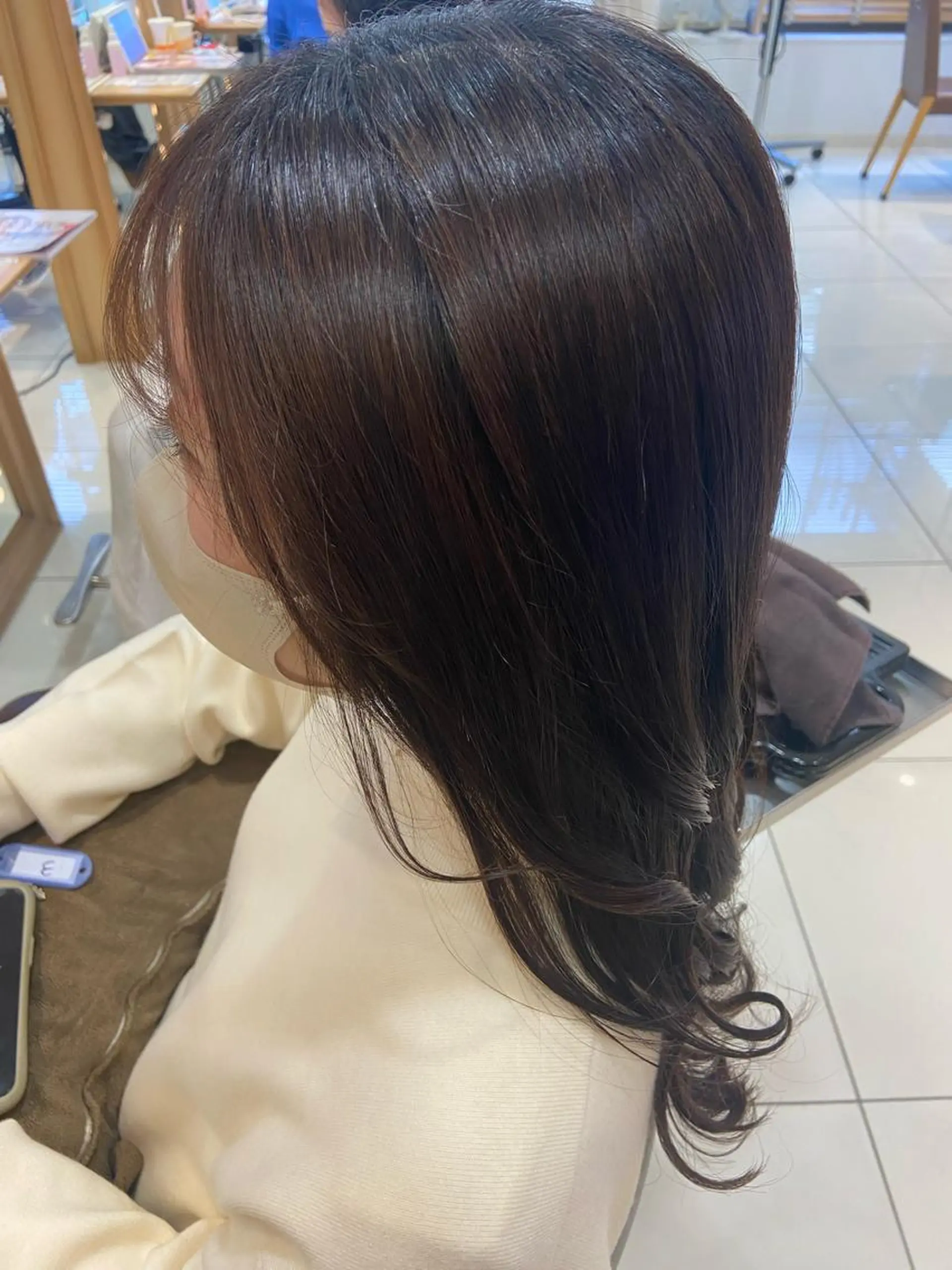 ロング なつな/ 透明感カラーのヘアスタイル