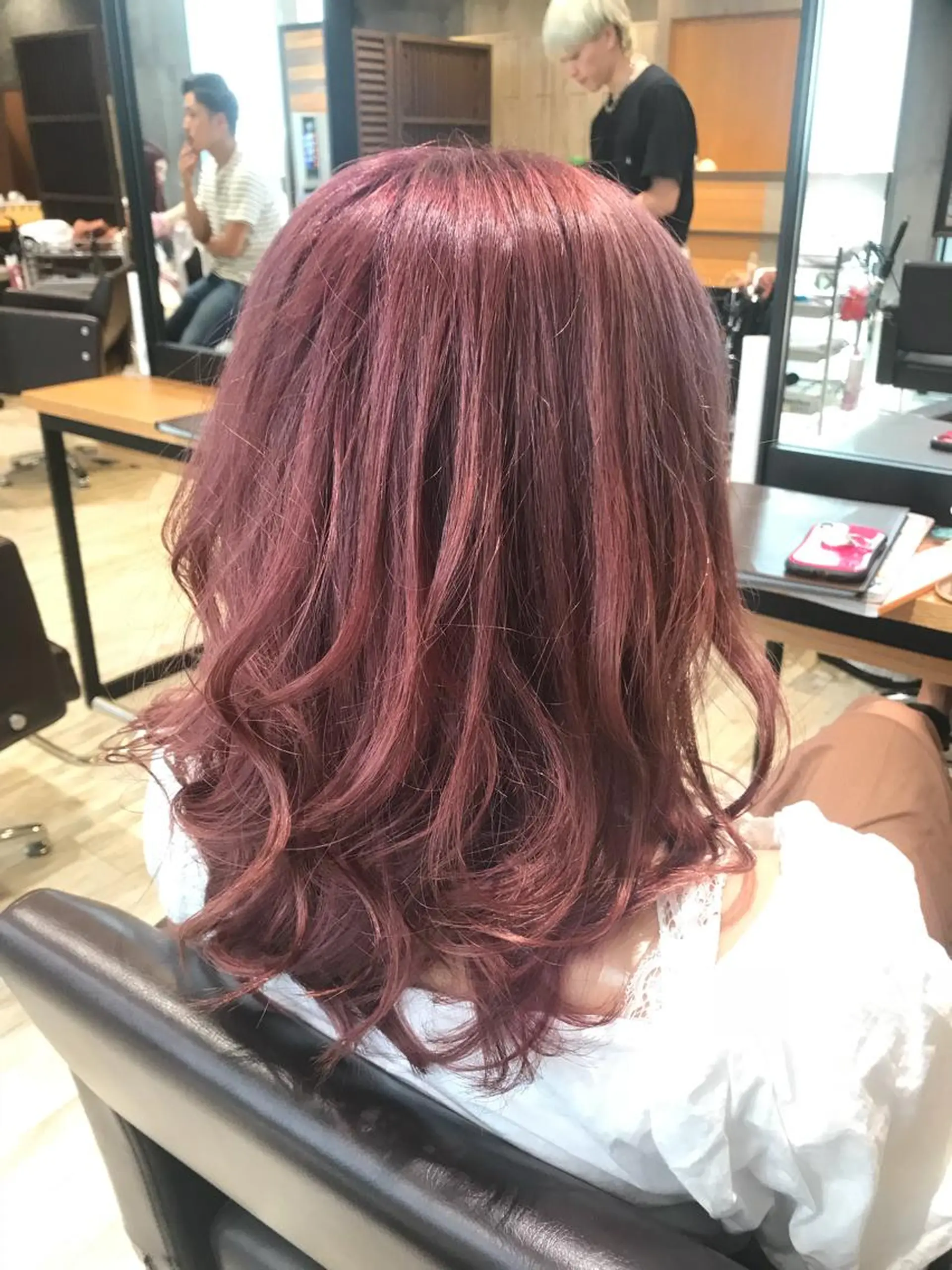 ミディアム カラー パーマ ヘアアレンジ メンズ キッズ ネイル マツエク・マツパ メンズブリーチ ブリーチ ピンクカラー バイオレットカラー バイオレットピンク EnBlesS西宮 マンツーマン神道有基のヘアスタイル