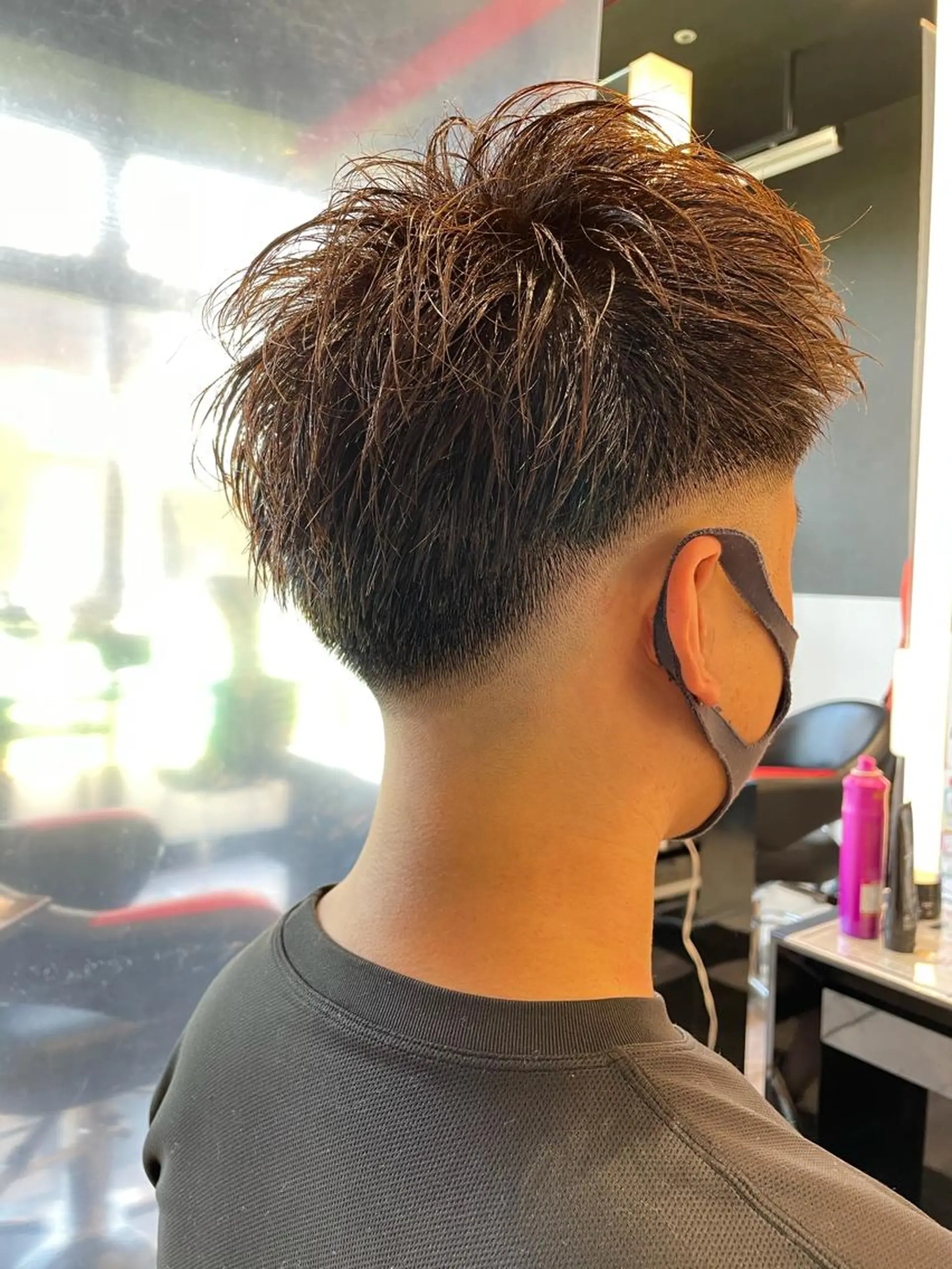 ショート カラー メンズ フェードカット スキンフェード ショートヘア メンズヘア特化 崎田 成人のヘアスタイル