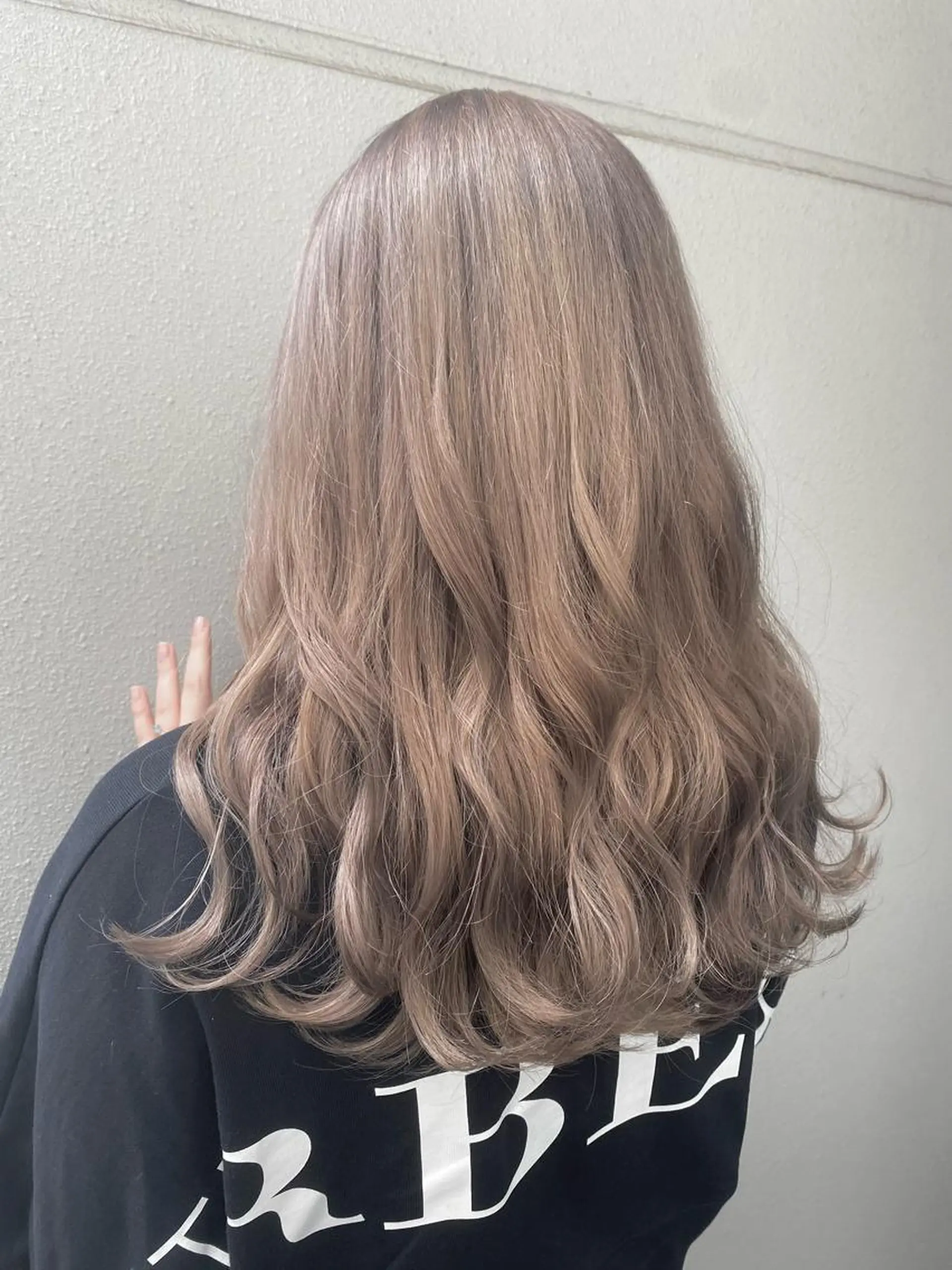 ロング カラー グレージュ 遠藤沙也加 /レイヤーカットのヘアスタイル