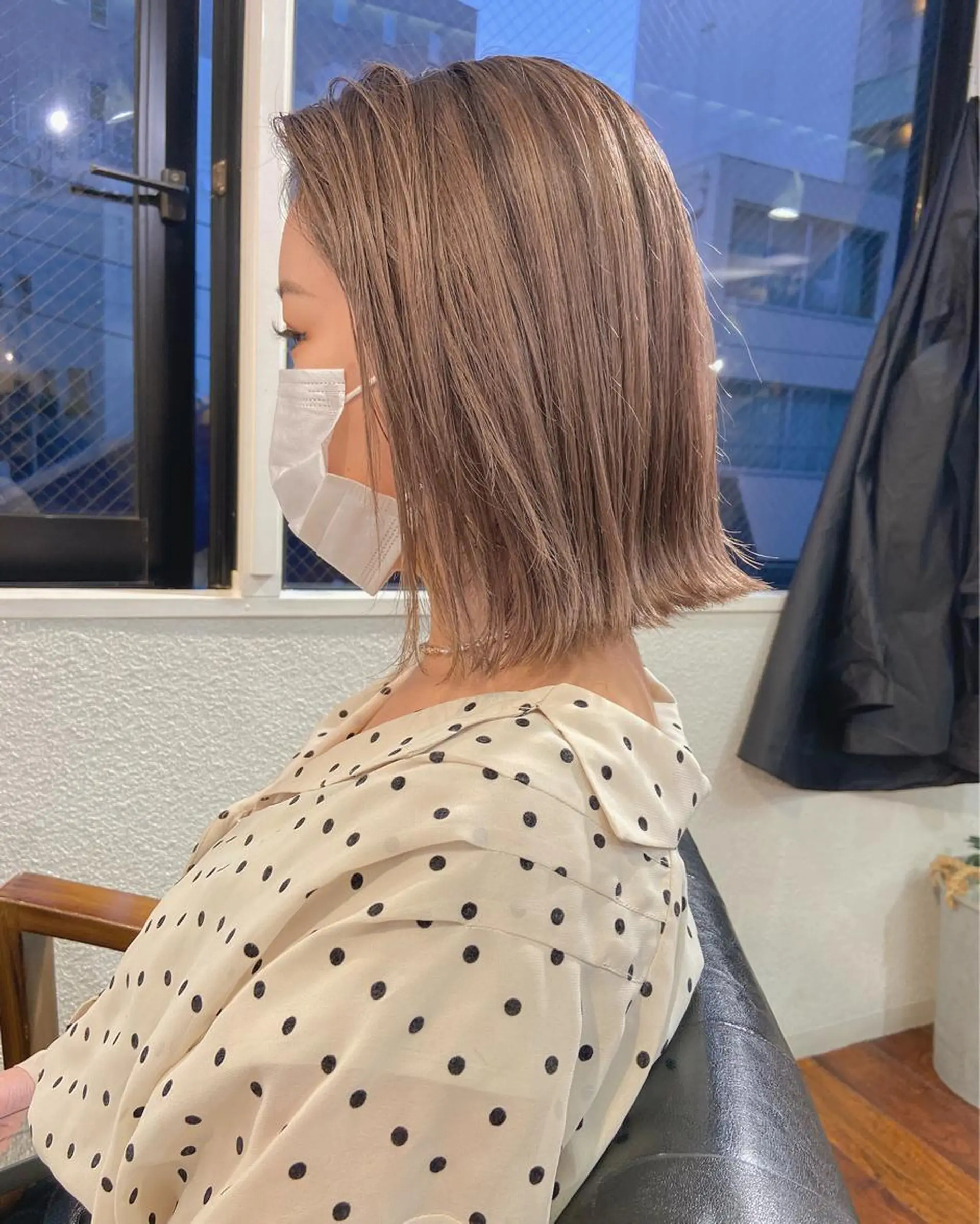 ミディアム カラー 黒髪 ハイライトカラー ハイトーンカラー イルミナカラー インナーカラー カット ヘアカラー トリートメント 岡本康平/ボブ /ブリーチ/レイヤーのヘアスタイル