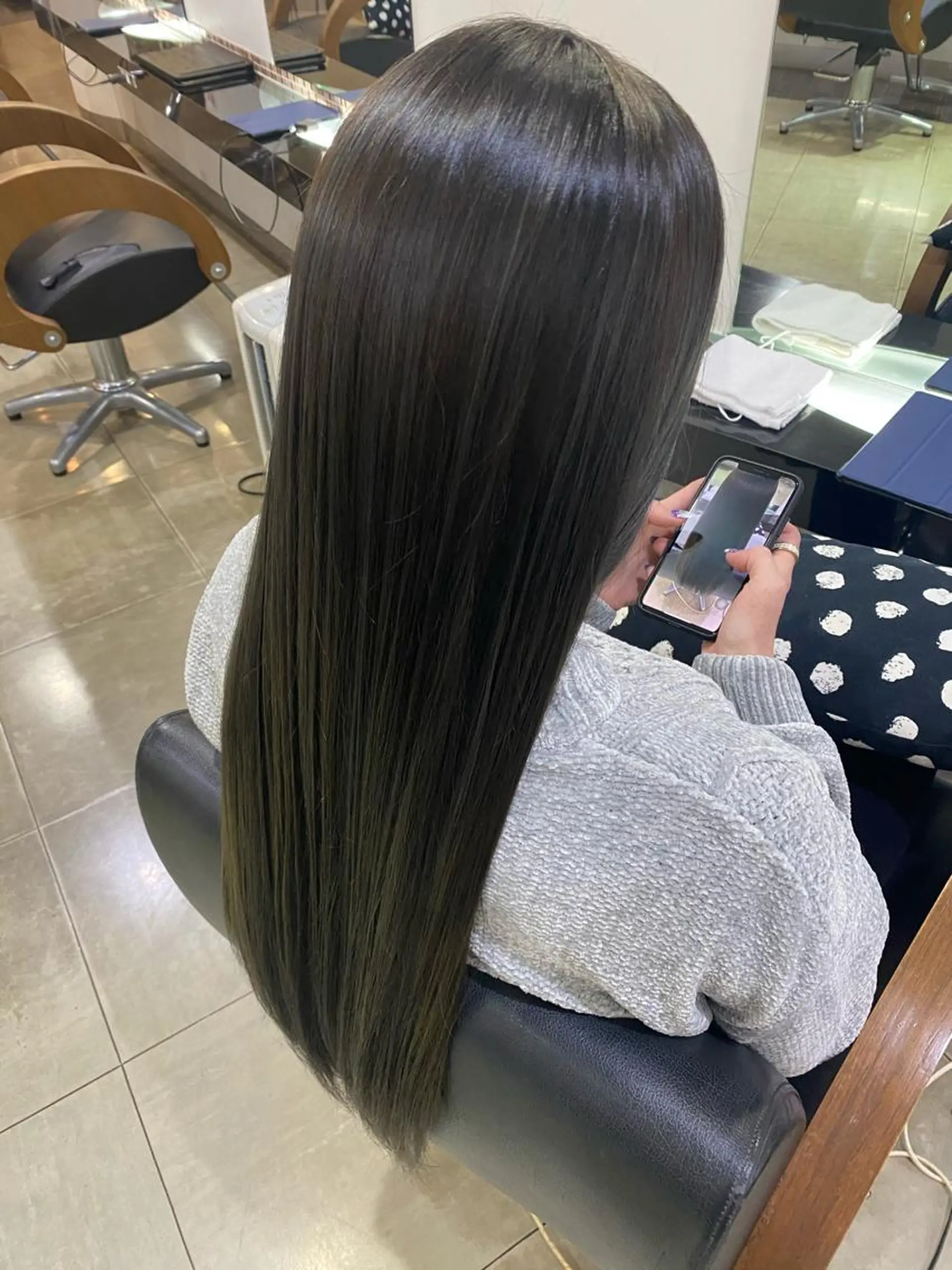 ロング カラー ヘアアレンジ アッシュ バレイヤージュ レイヤーカット 烏山 達也のヘアスタイル