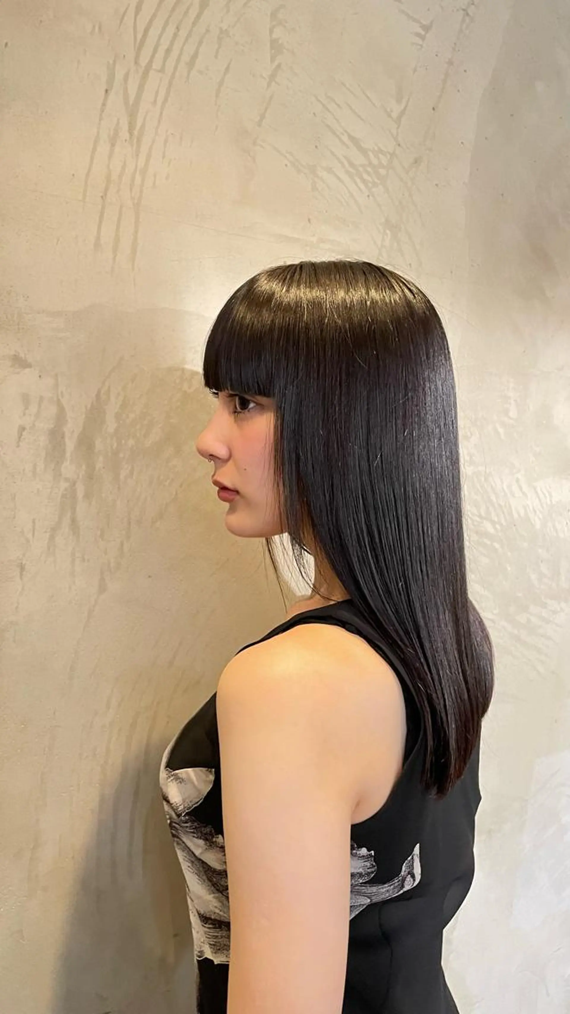 セミロング 坂本菜摘 |レイヤーカットのヘアスタイル