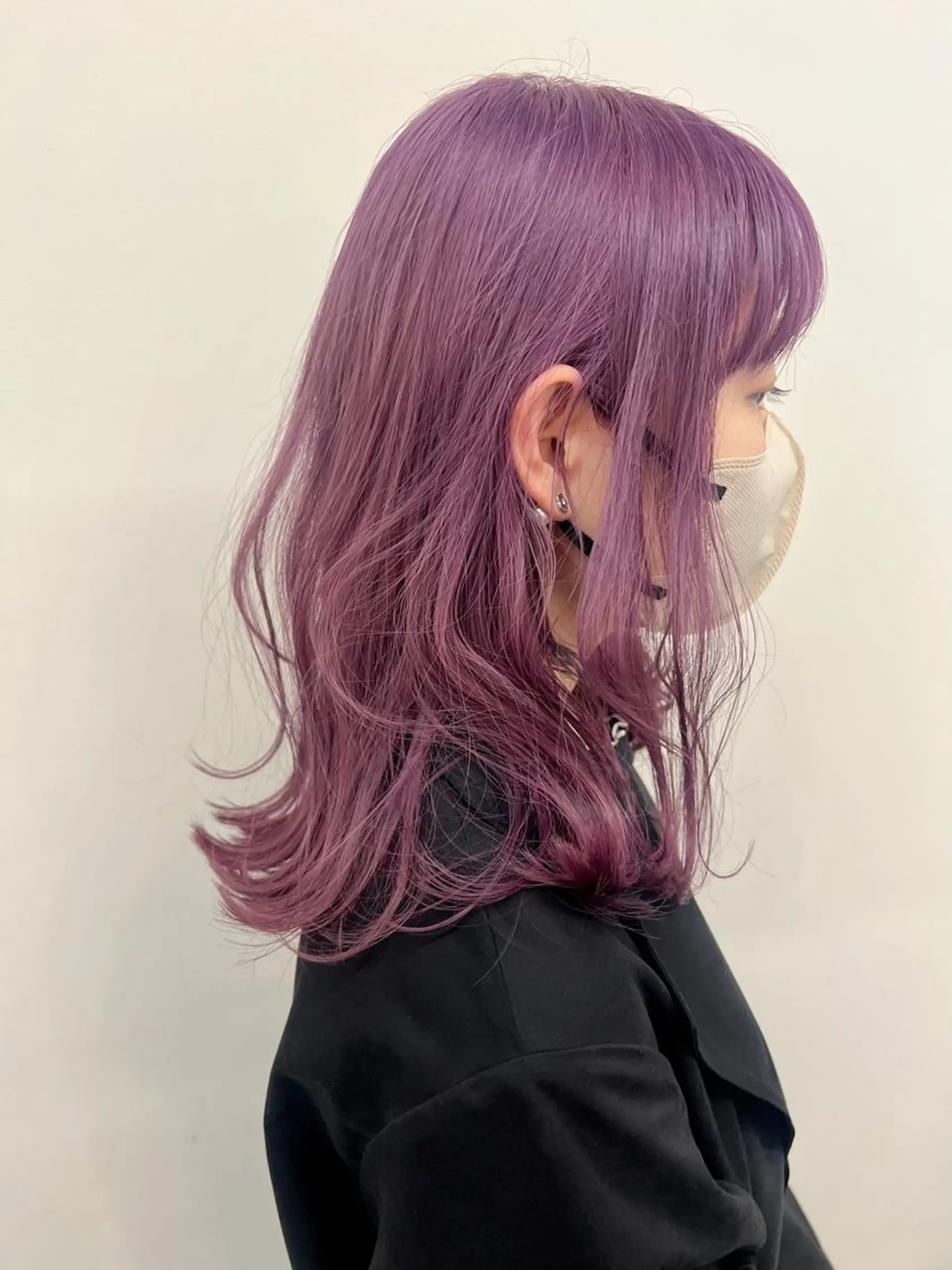 セミロング カラー パーマ ヘアアレンジ メンズ キッズ ネイル マツエク・マツパ アイブロウ ピンクカラー ピンクパープル パープルカラー 眉カラー カラーマツエク ウルフレイヤーカット /チヒロのヘアスタイル