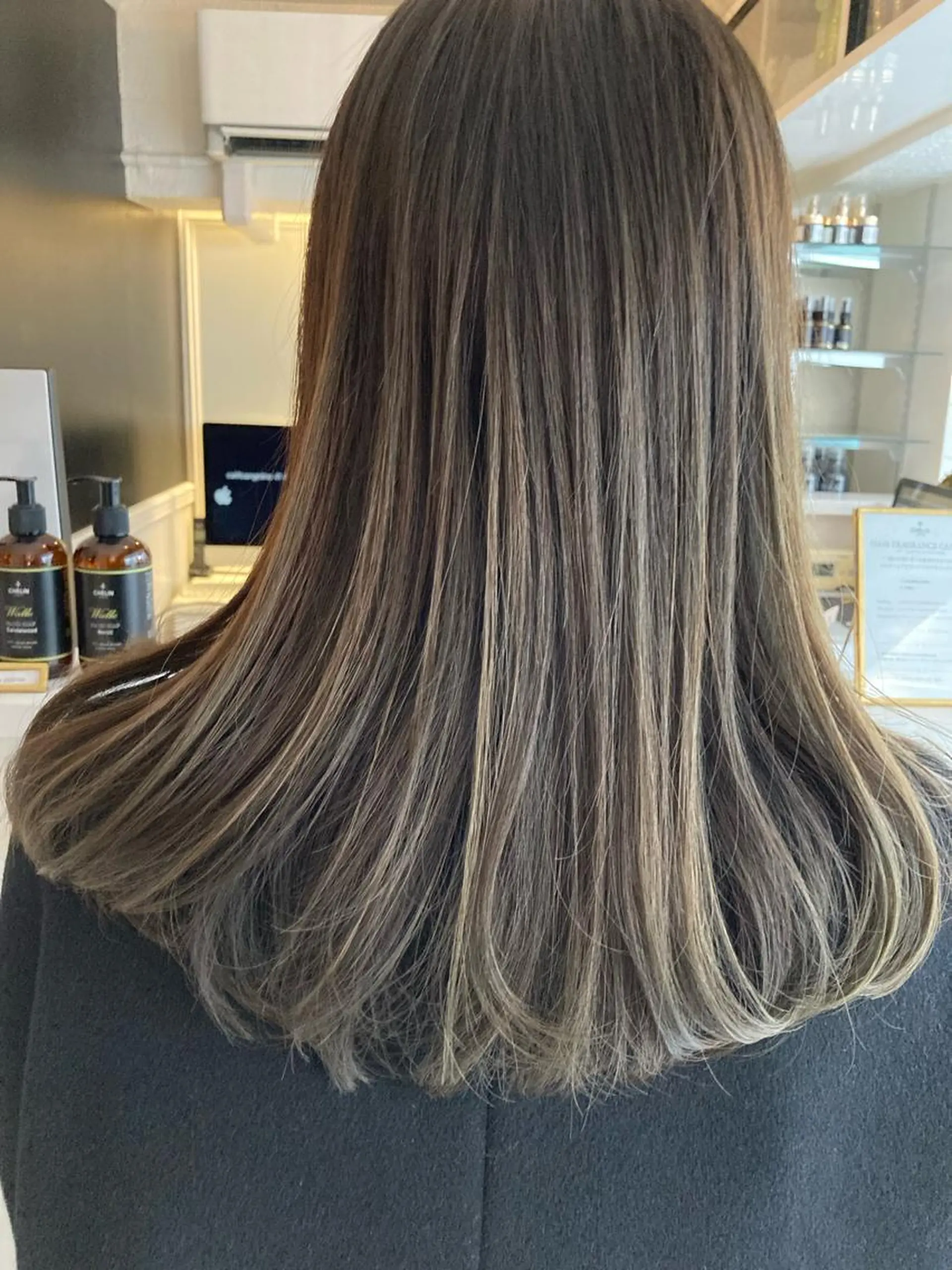 セミロング 嶋崎 留美のヘアスタイル