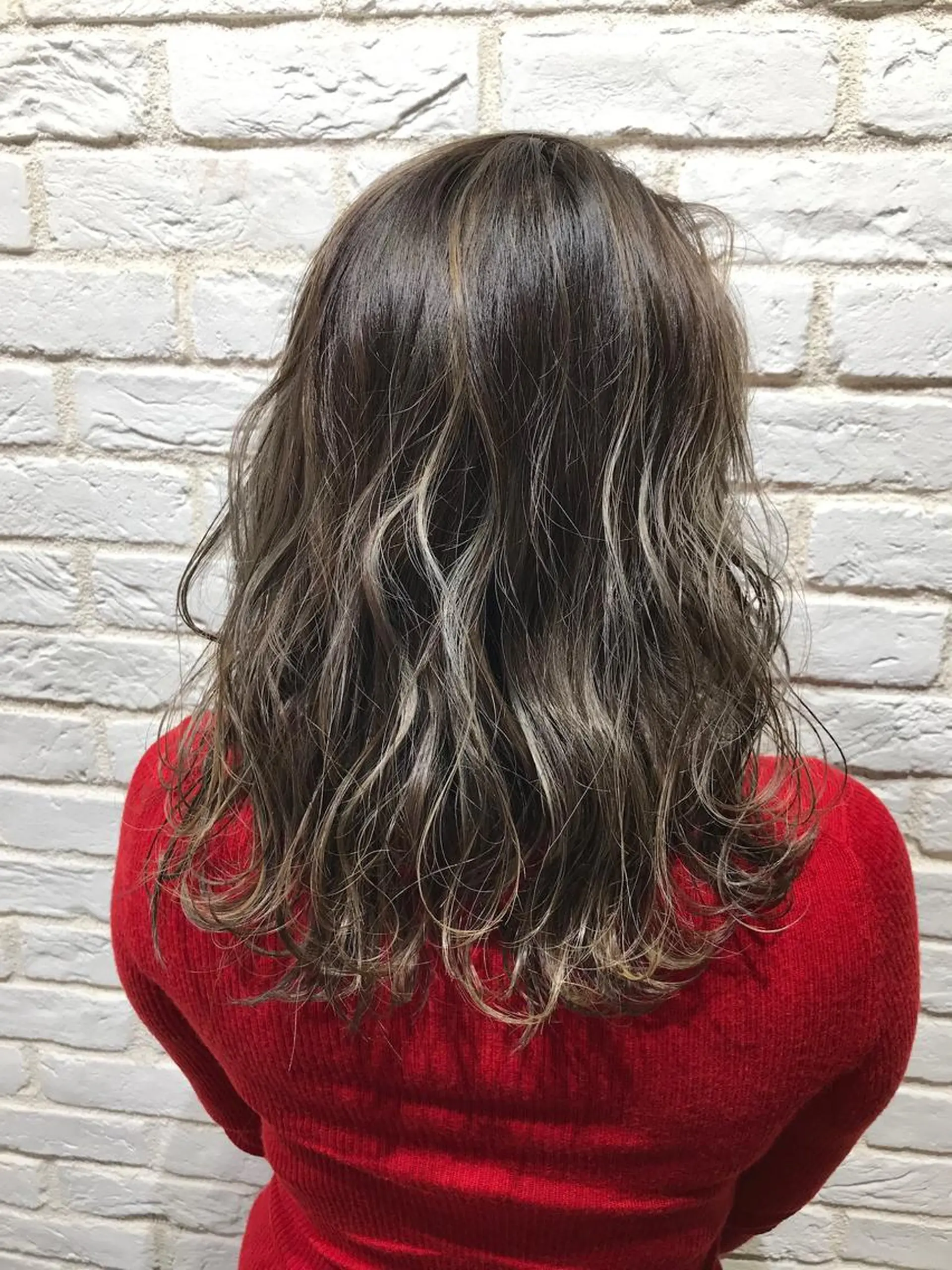 ミディアム カラー UMEDA FIGAROのヘアスタイル