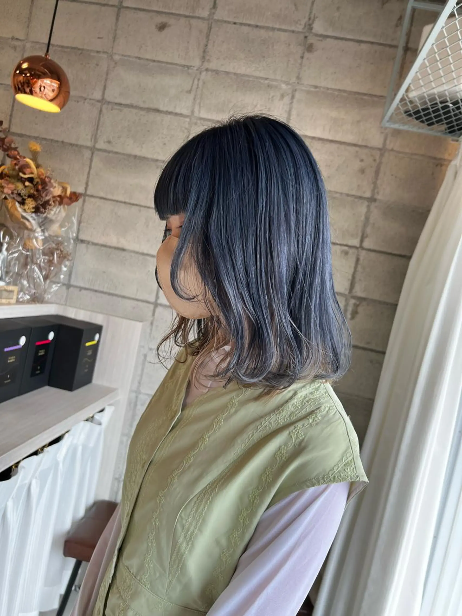 カラー ブリーチ インナーカラー 椎葉 みはるのヘアスタイル