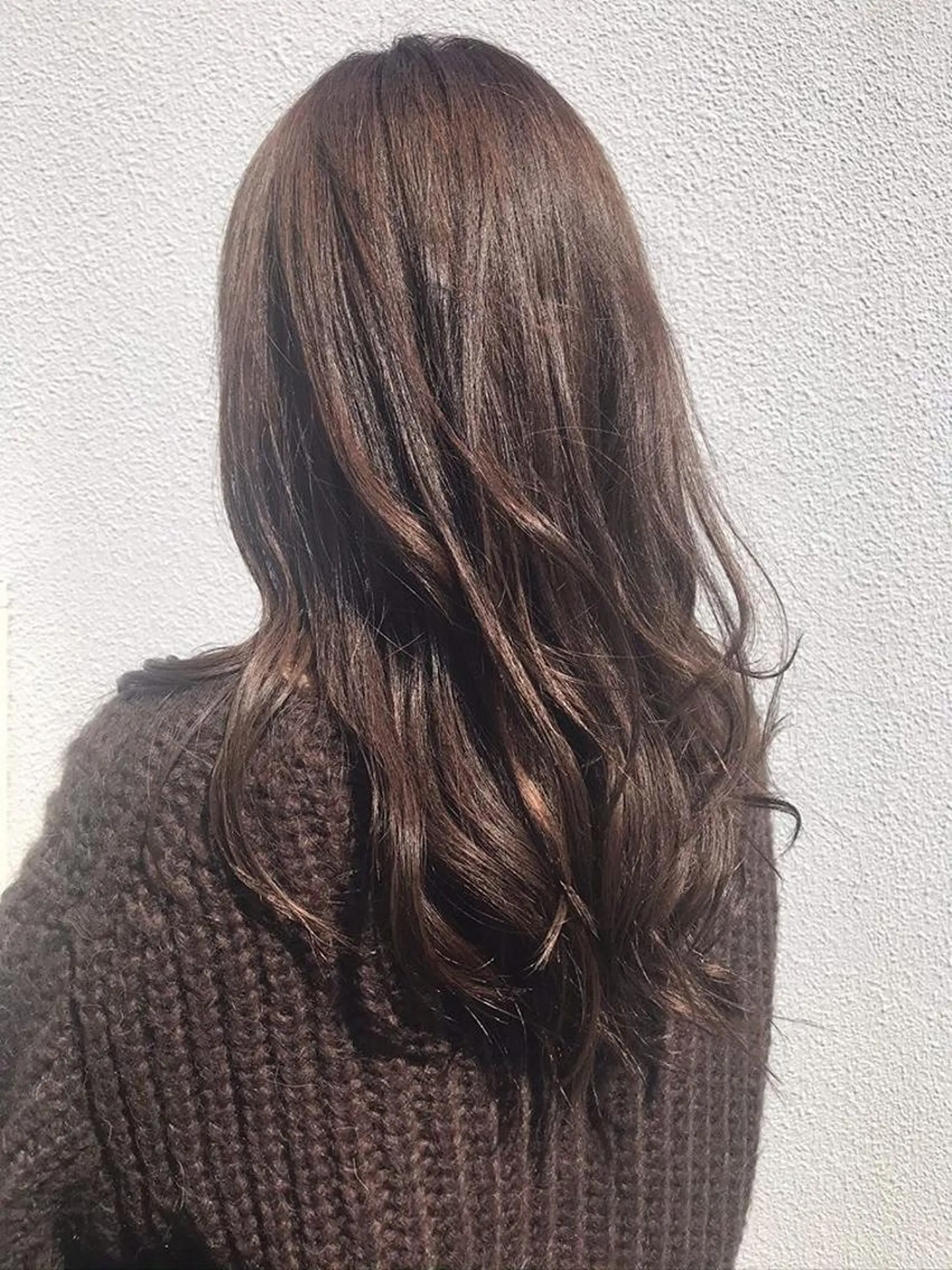 セミロング カラー ブラウンカラー ココアブラウン 韓国🇰🇷レイヤー カットオリーブカラーのヘアスタイル