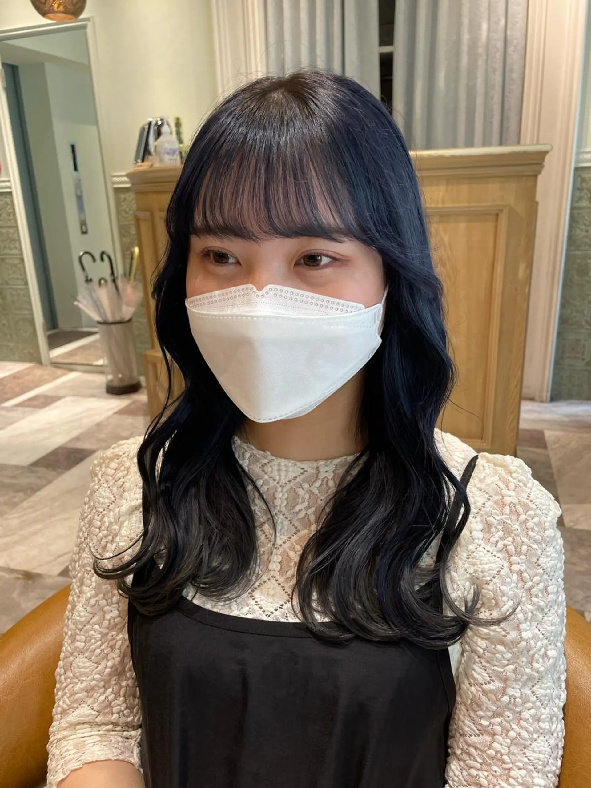 カラー ベージュカラー 黒髪 ブリーチ ブルーカラー ブルーブラック ヘアカラー 木屋元一/透明感 /前髪/ショートボブのヘアスタイル