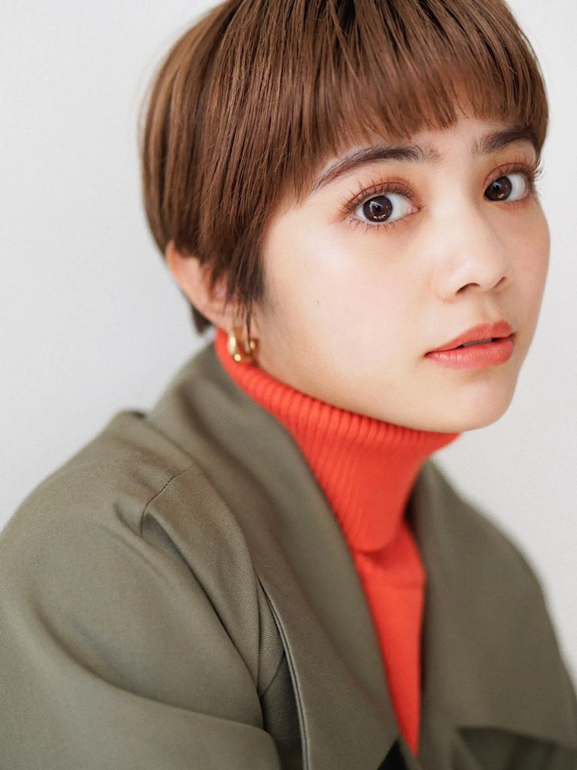 ショート 切りっぱなしボブ ショートボブ ボブ ハイライト シースルーバング デザインカラー茅ヶ崎 オオタ カズキのヘアスタイル