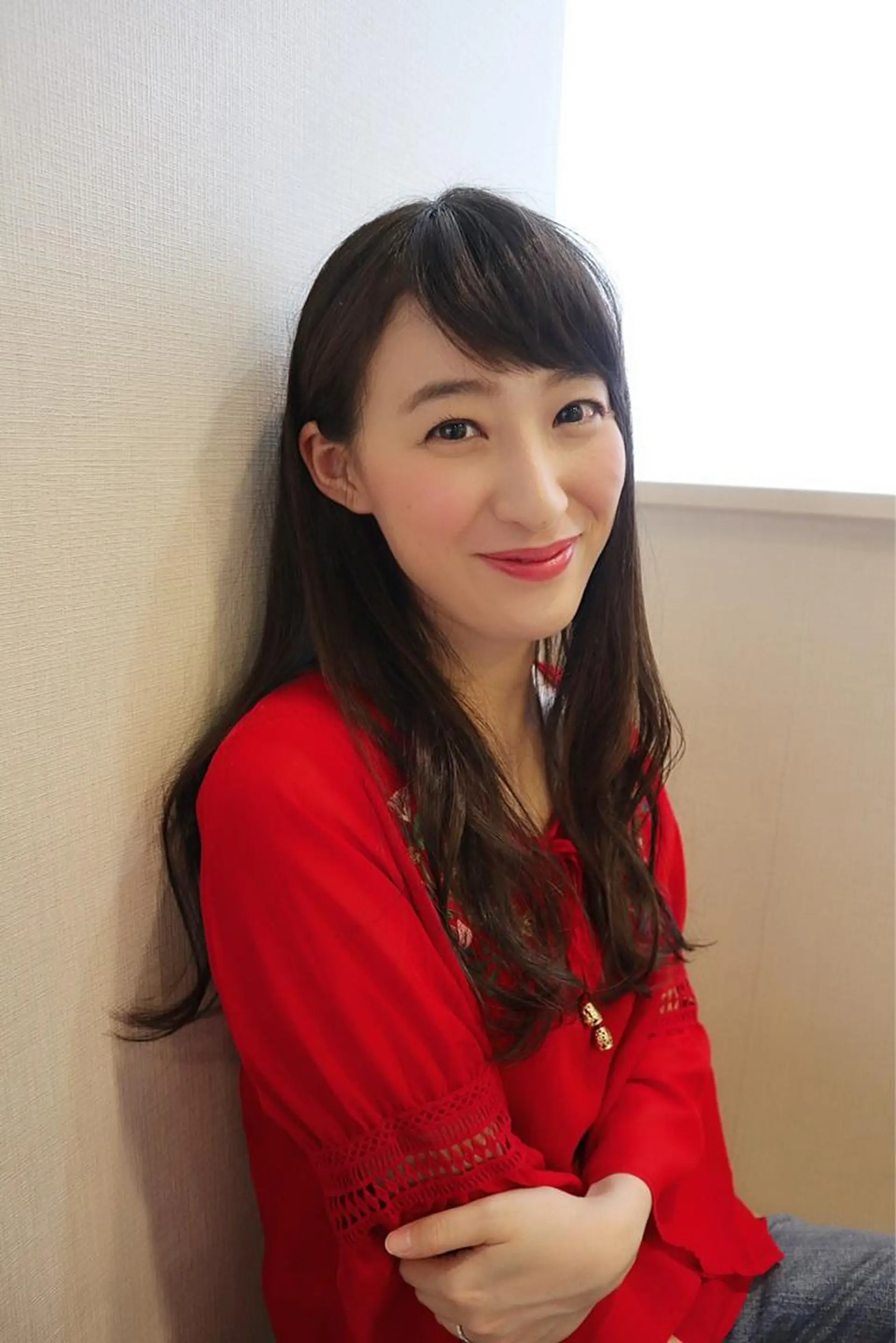 ロング 岩間 祐佳のヘアスタイル