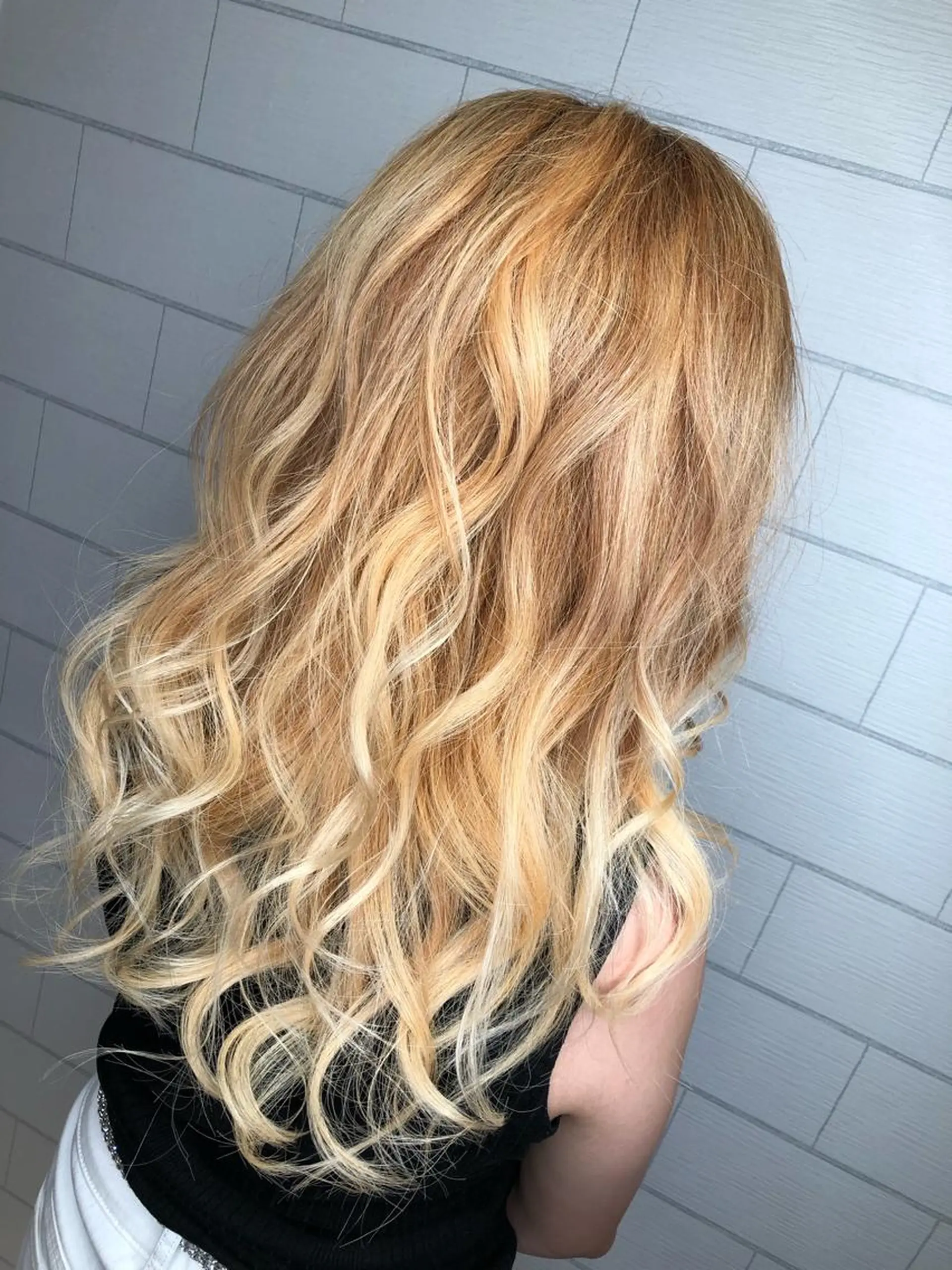 セミロング カラー ヘアアレンジ ヘアカラー 金森 斗夢のヘアスタイル