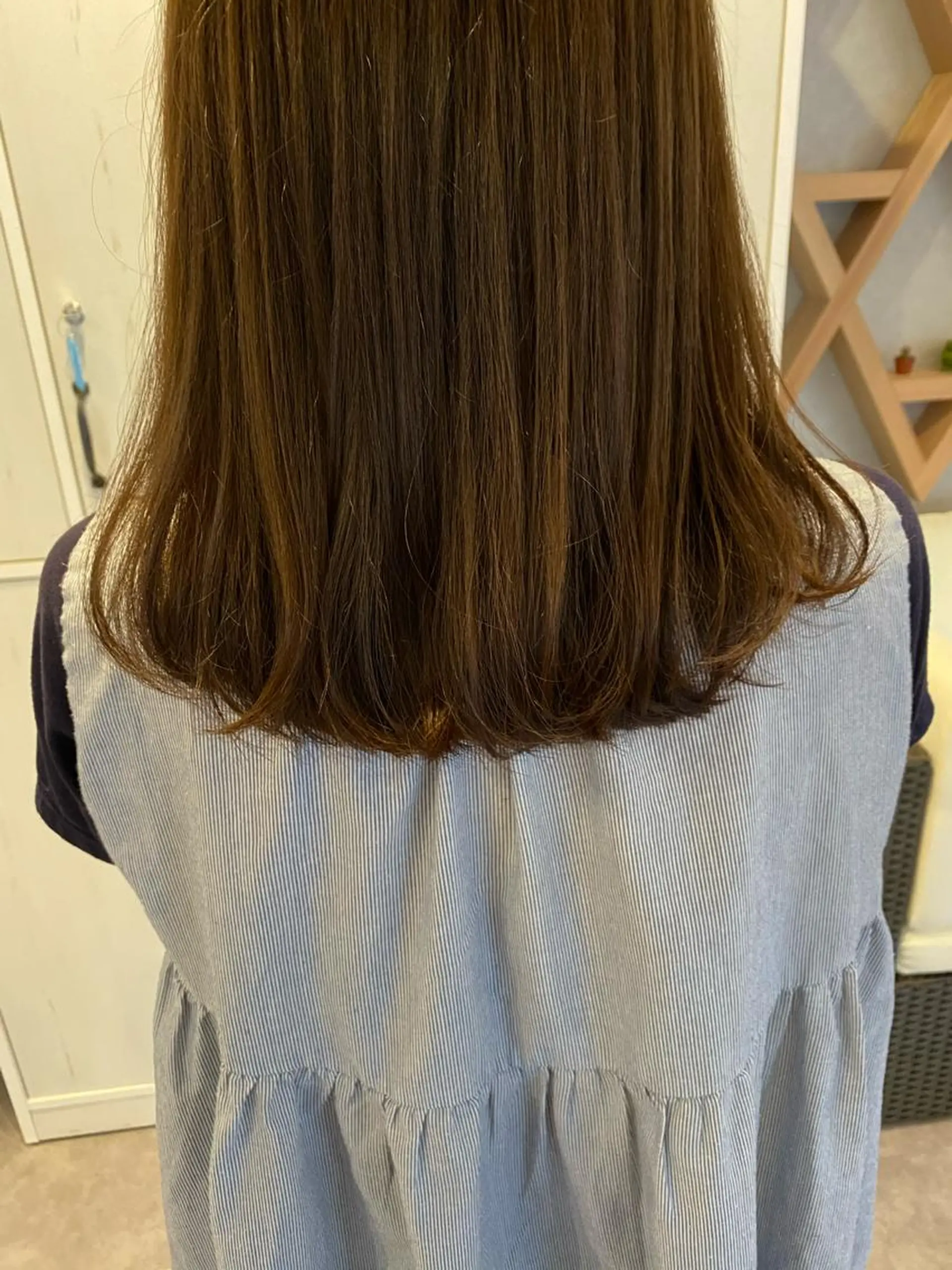 ミディアム カラー ELLE&SALLY 石野のヘアスタイル